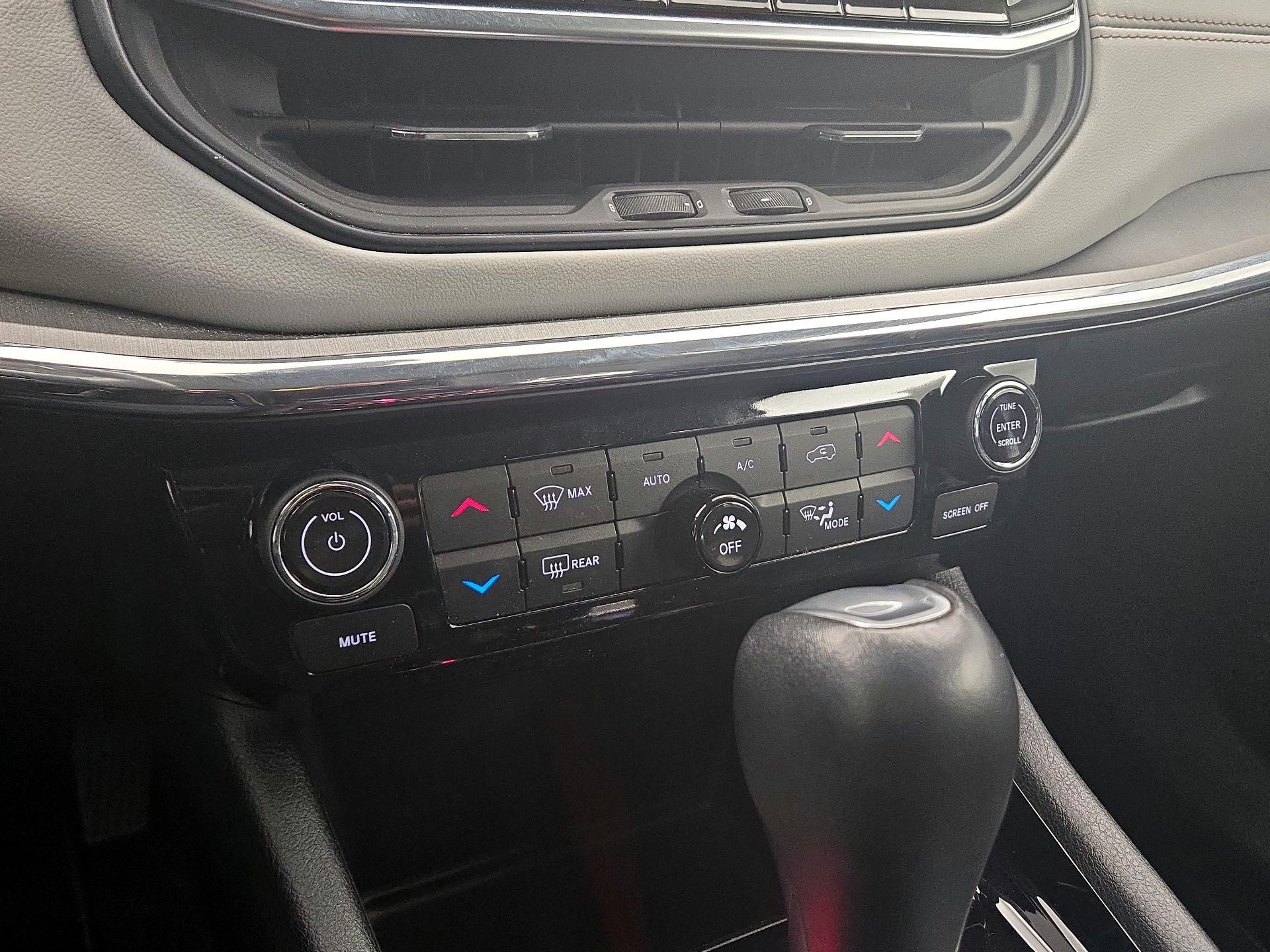 Thumbnail: 2022 Jeep Compass - 16