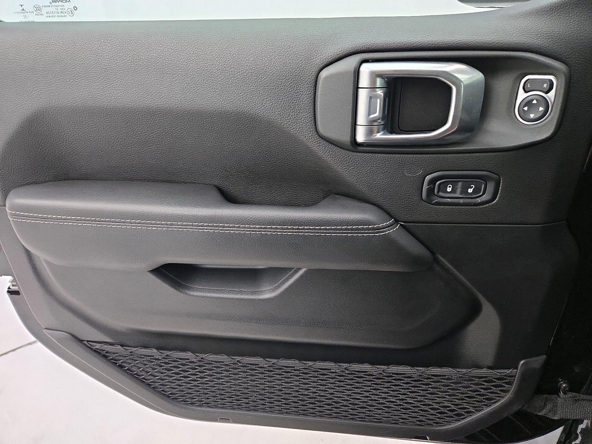 Thumbnail: 2022 Jeep Gladiator - 12