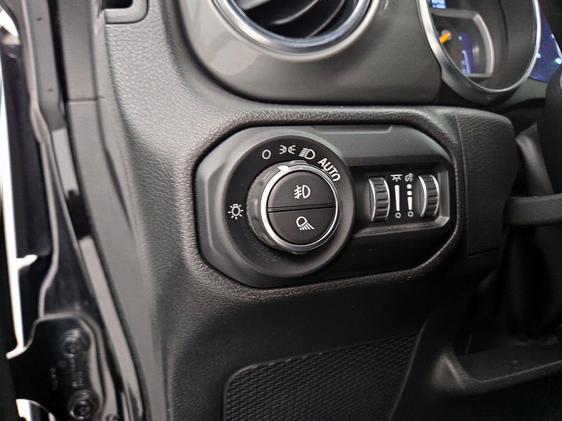 Thumbnail: 2022 Jeep Gladiator - 13