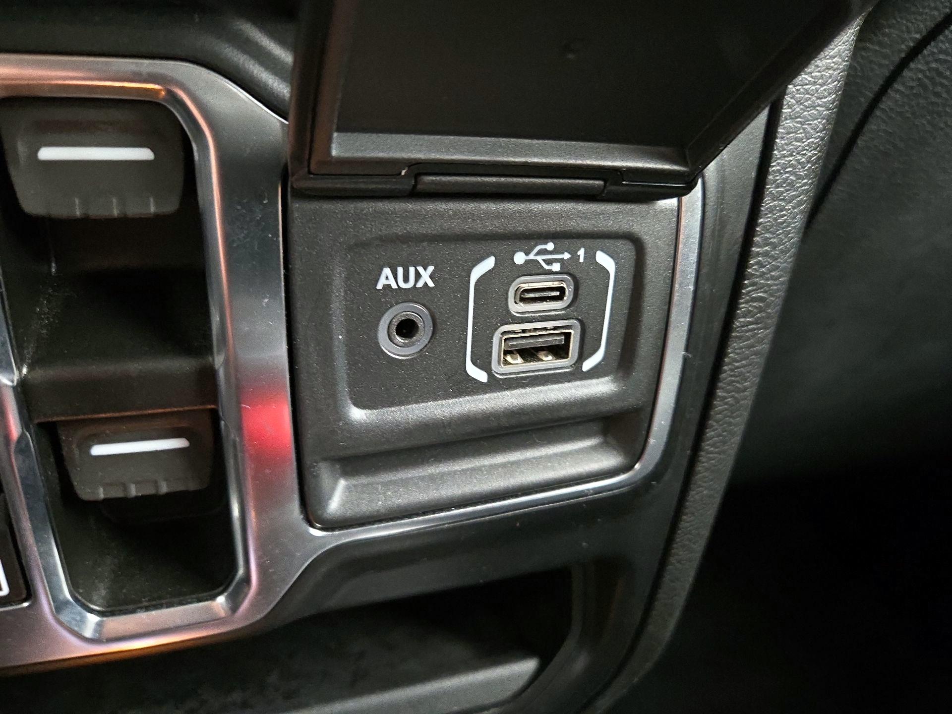 Thumbnail: 2022 Jeep Gladiator - 18