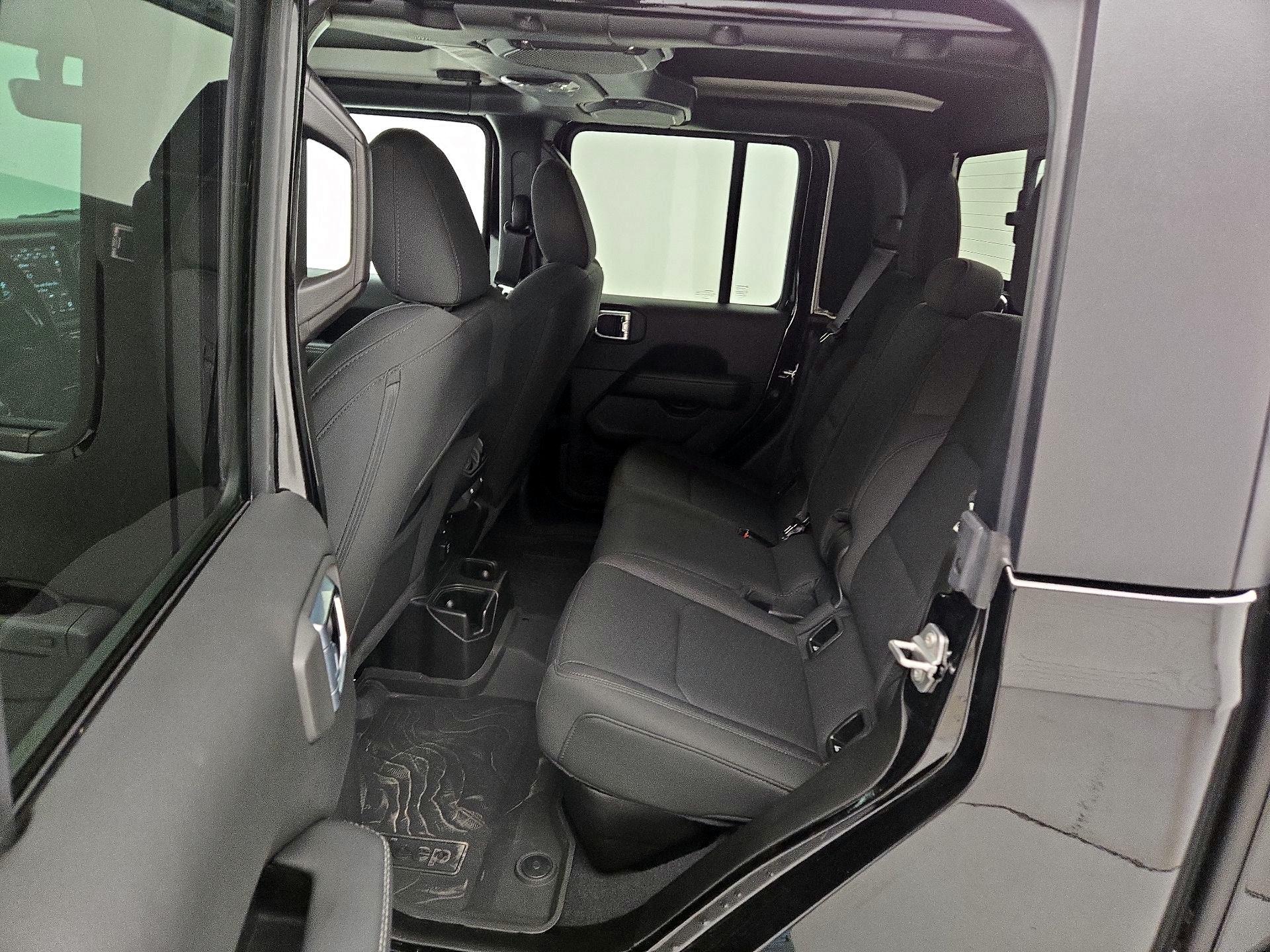 Thumbnail: 2022 Jeep Gladiator - 19