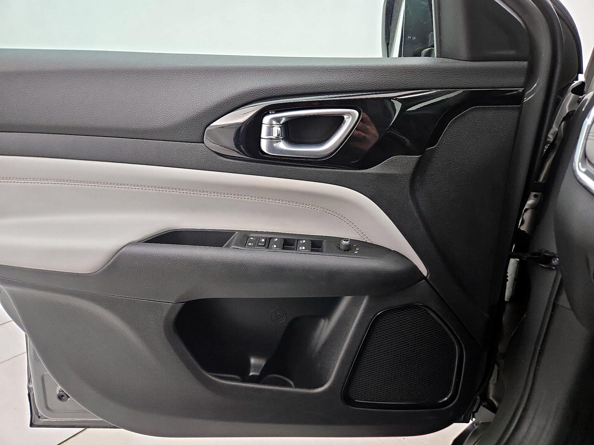 Thumbnail: 2022 Jeep Compass - 12