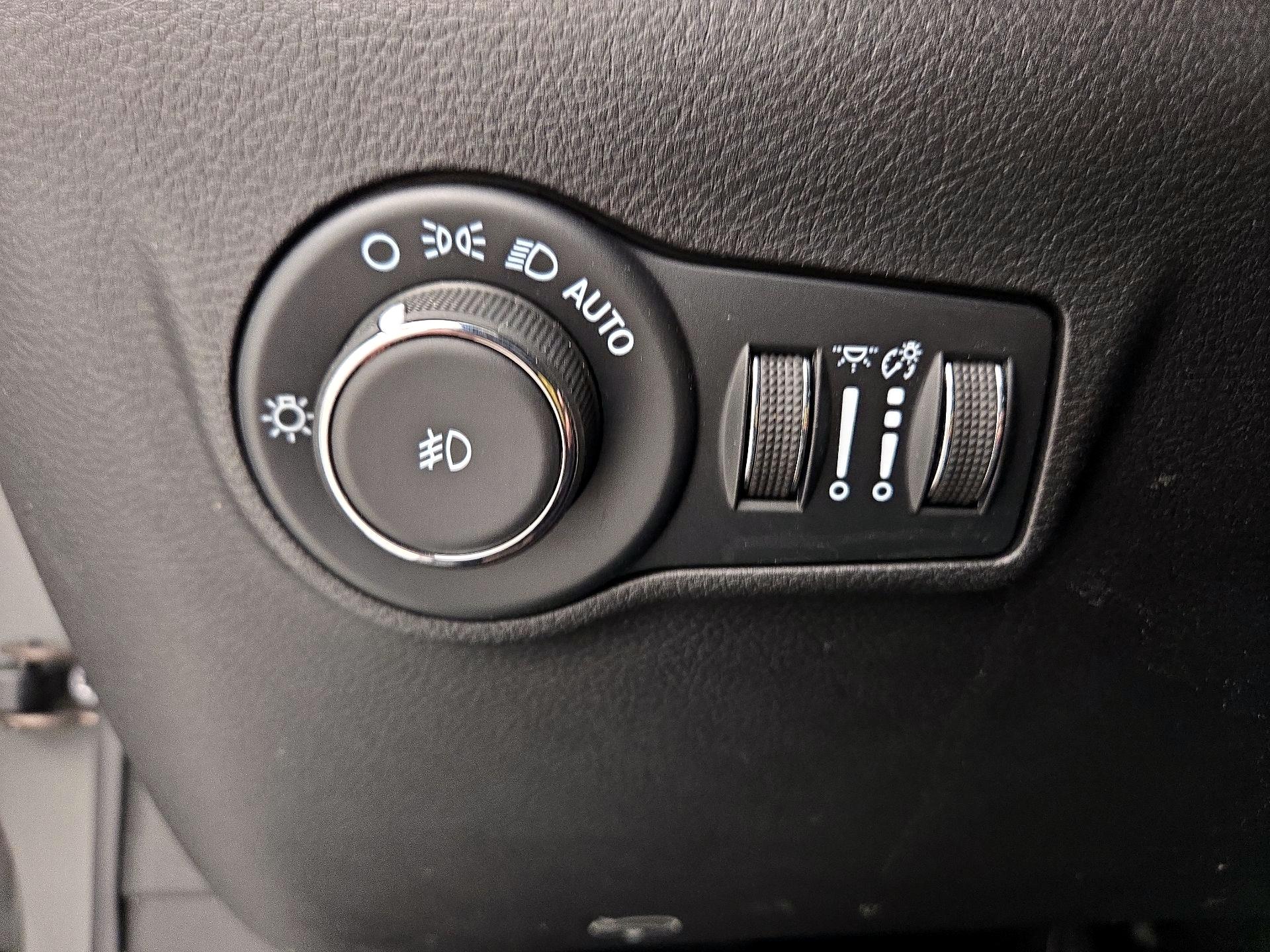 Thumbnail: 2022 Jeep Compass - 13