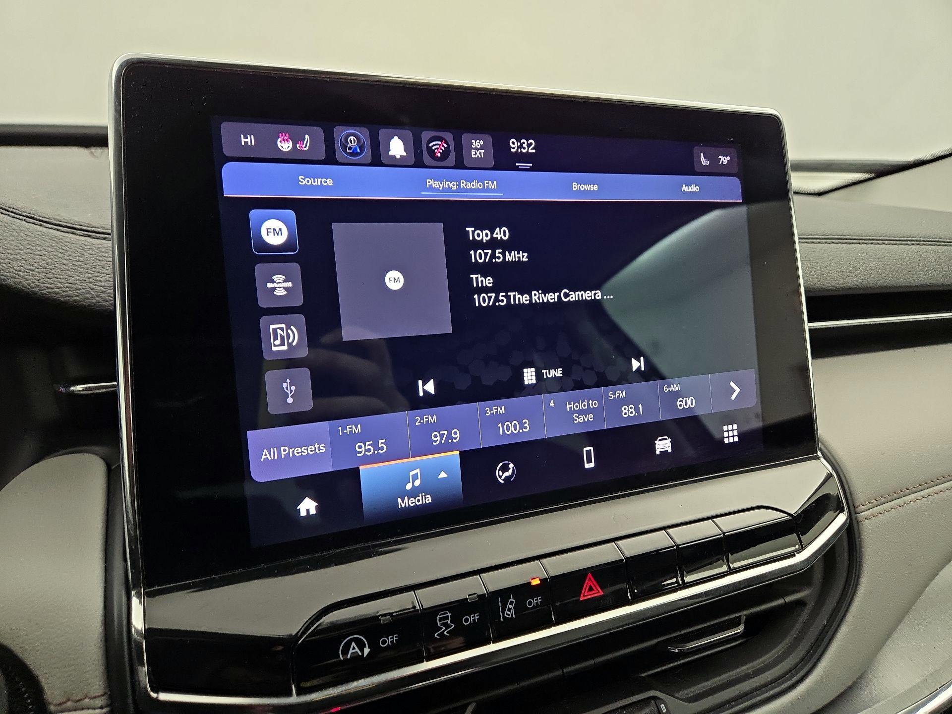 Thumbnail: 2022 Jeep Compass - 15