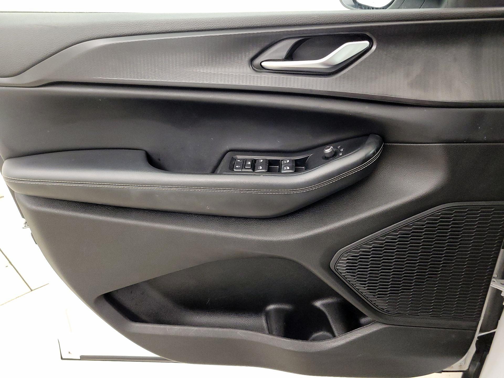 Thumbnail: 2023 Jeep Grand Cherokee - 12