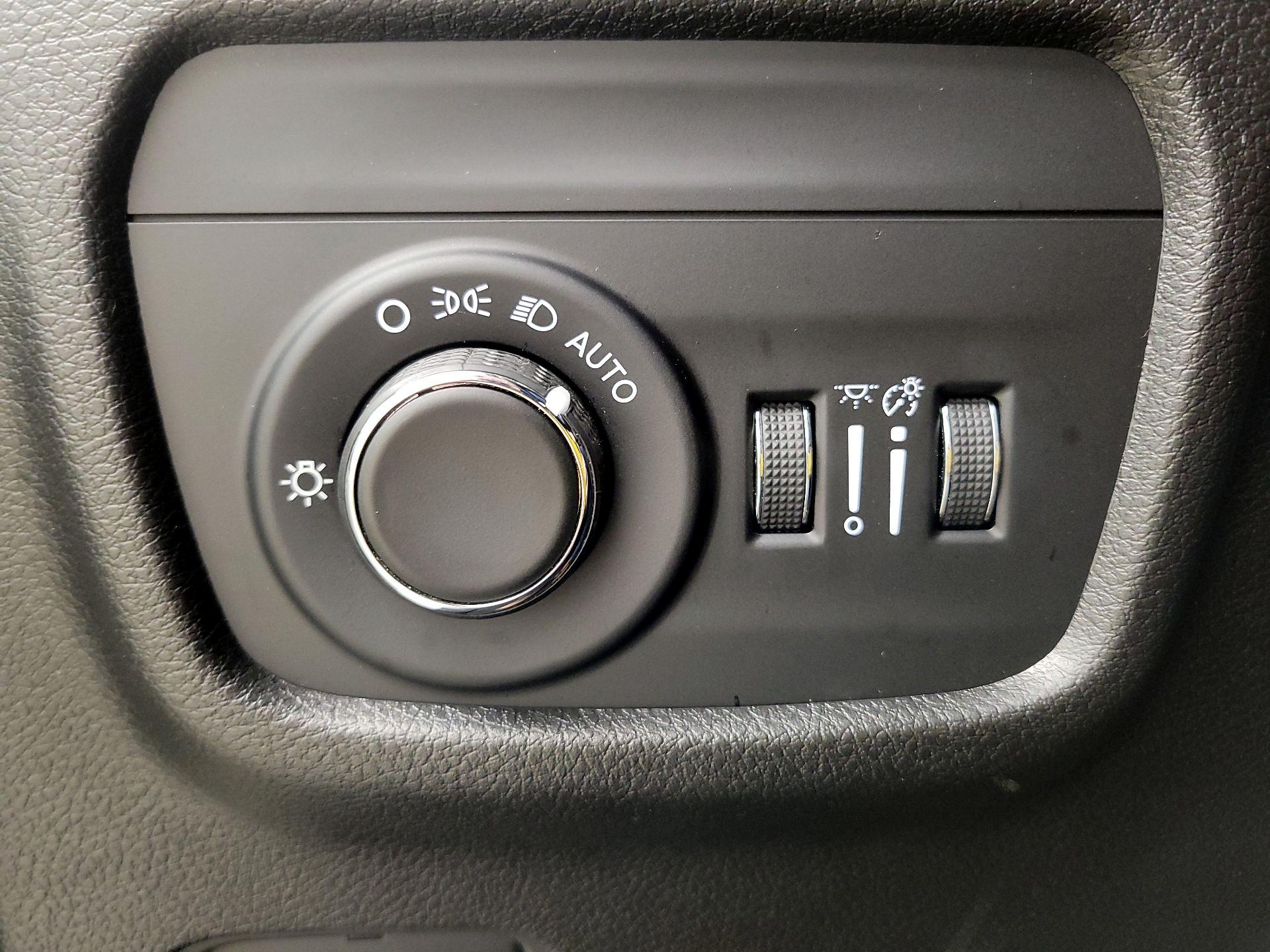 Thumbnail: 2023 Jeep Grand Cherokee - 13