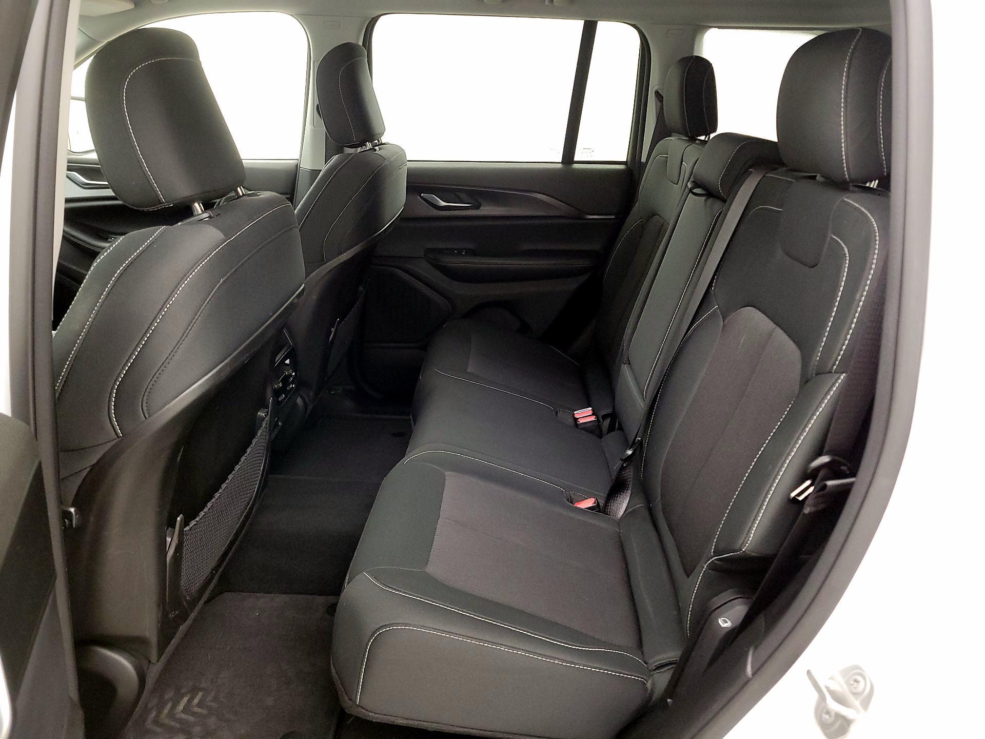 Thumbnail: 2023 Jeep Grand Cherokee - 19