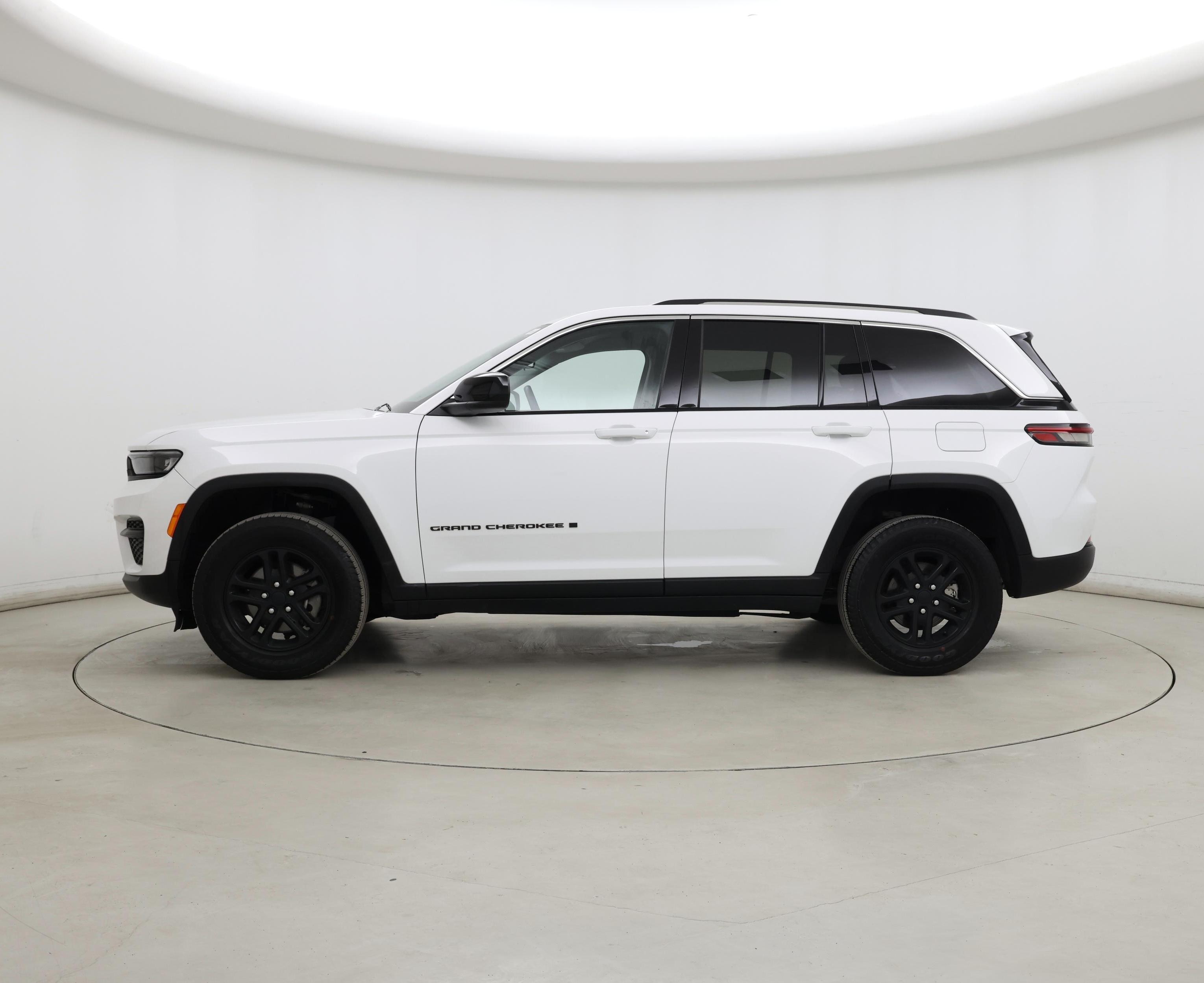 Thumbnail: 2023 Jeep Grand Cherokee - 3