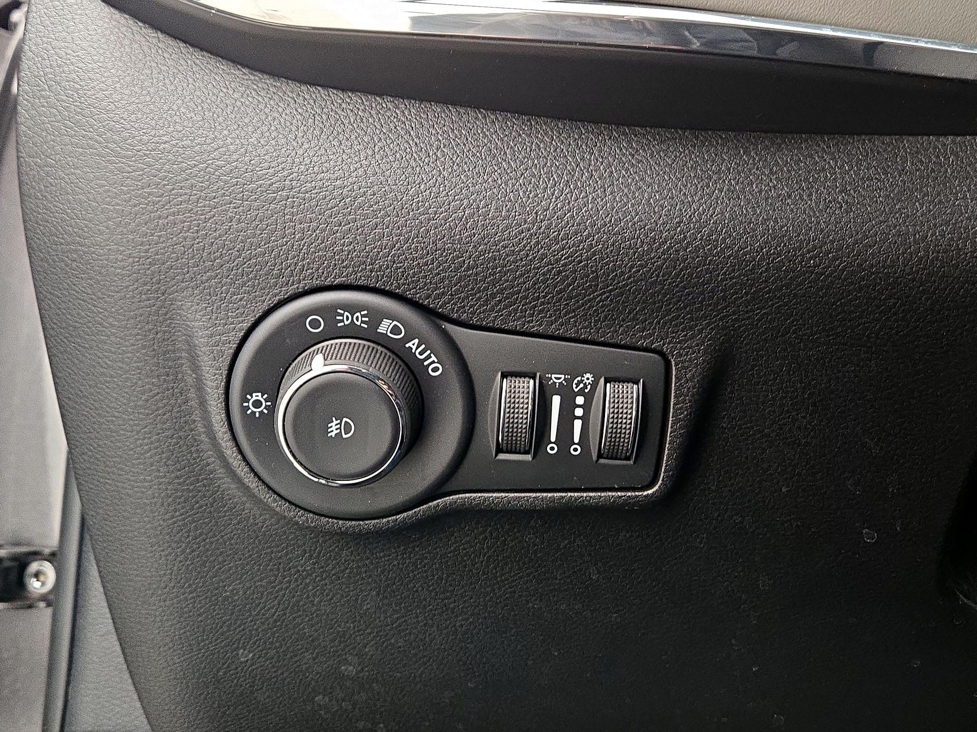 Thumbnail: 2022 Jeep Compass - 13