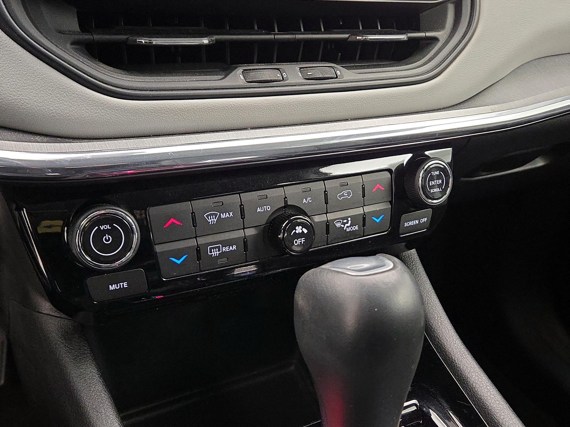 Thumbnail: 2022 Jeep Compass - 16