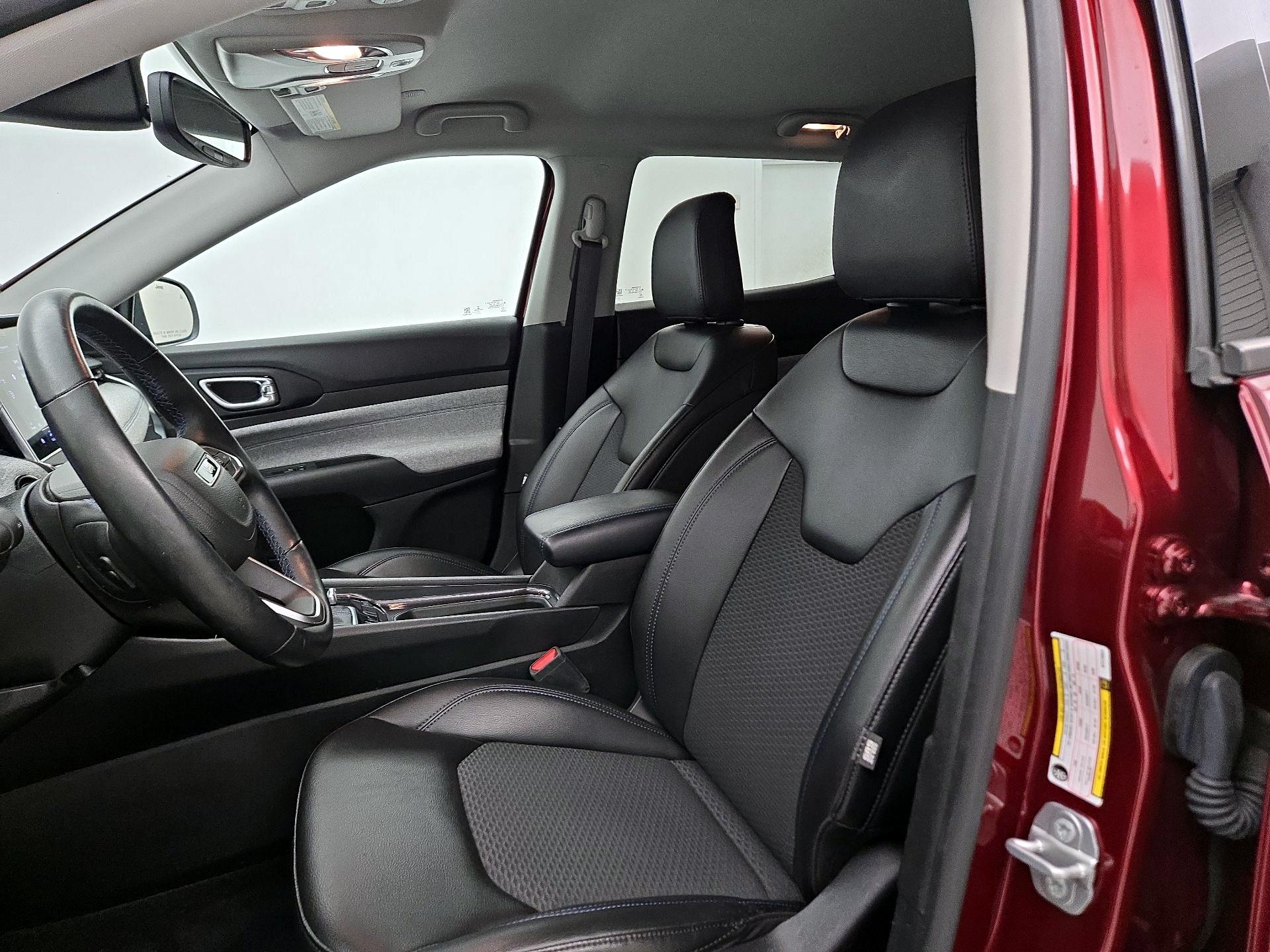 Thumbnail: 2022 Jeep Compass - 11