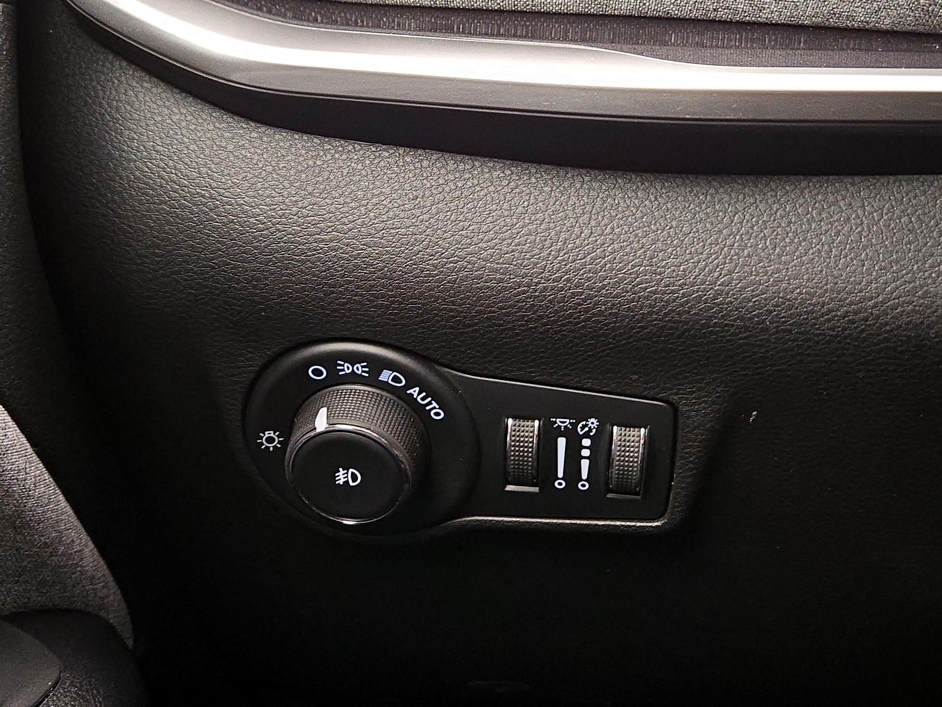 Thumbnail: 2022 Jeep Compass - 13