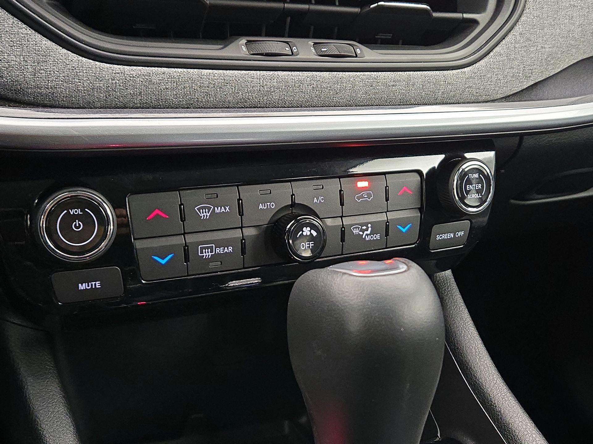 Thumbnail: 2022 Jeep Compass - 16