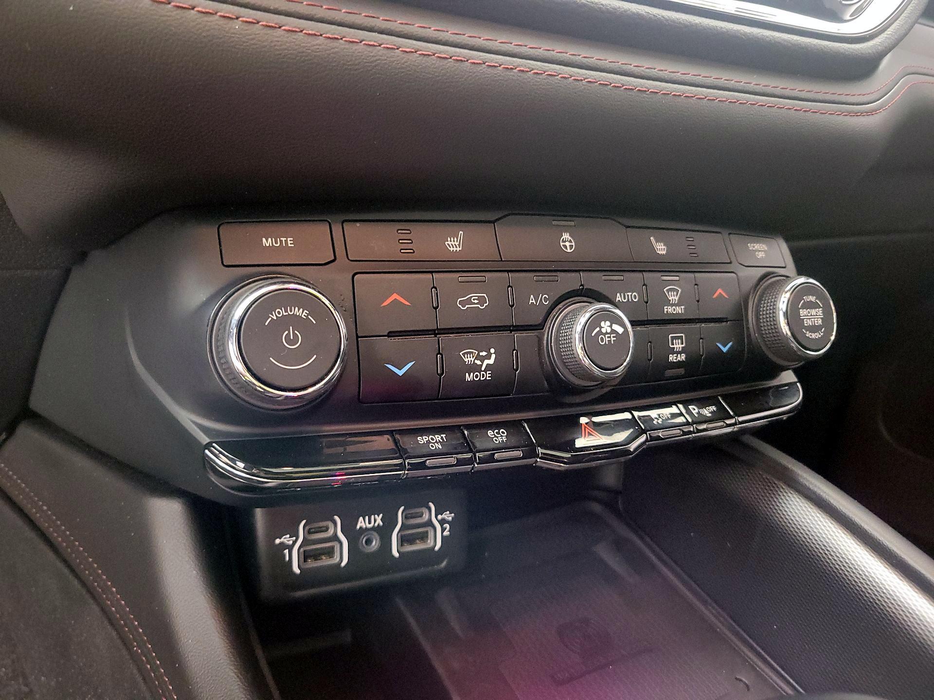 Thumbnail: 2022 Dodge Durango - 17