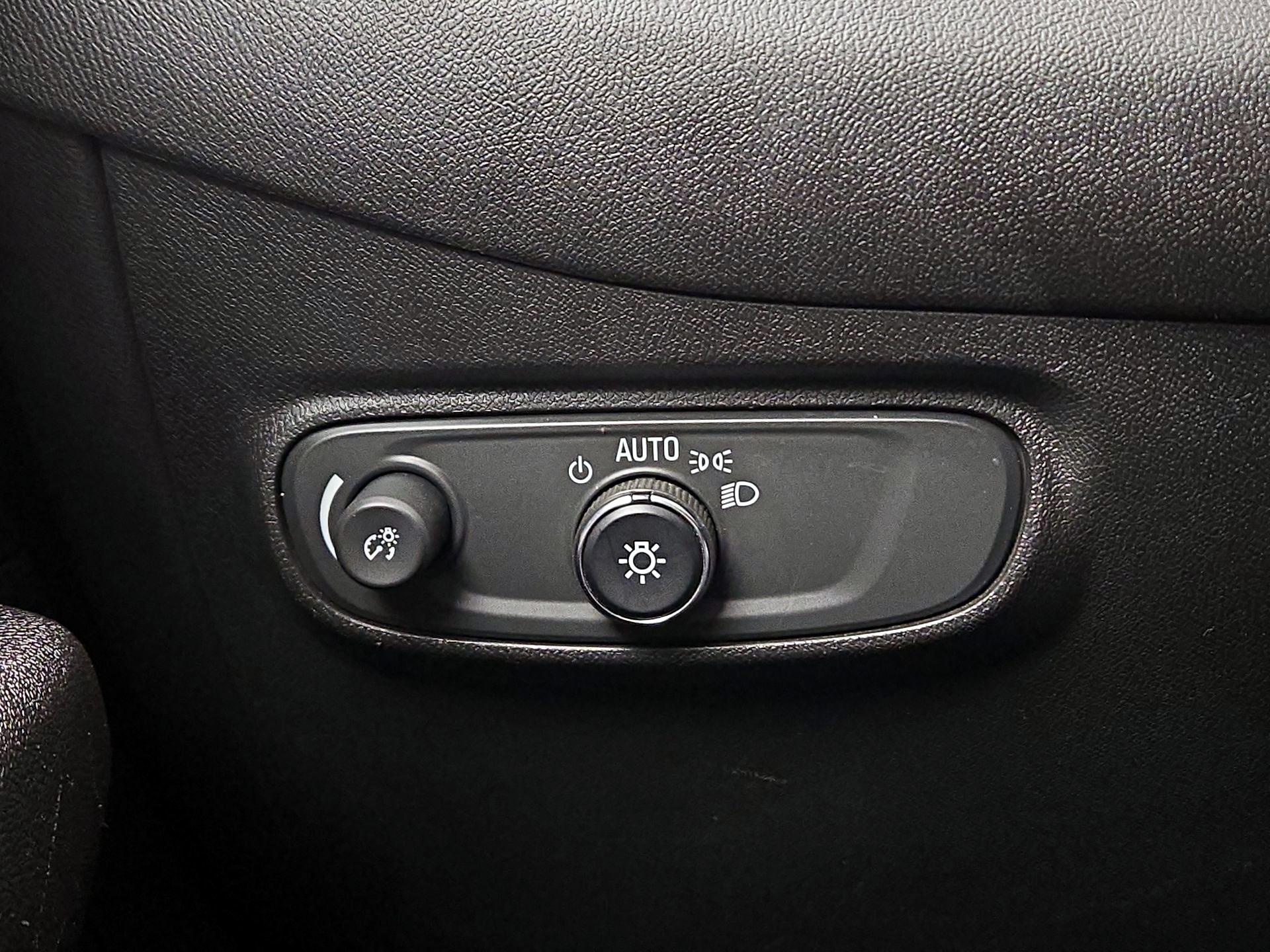 Thumbnail: 2022 Chevrolet Equinox - 13