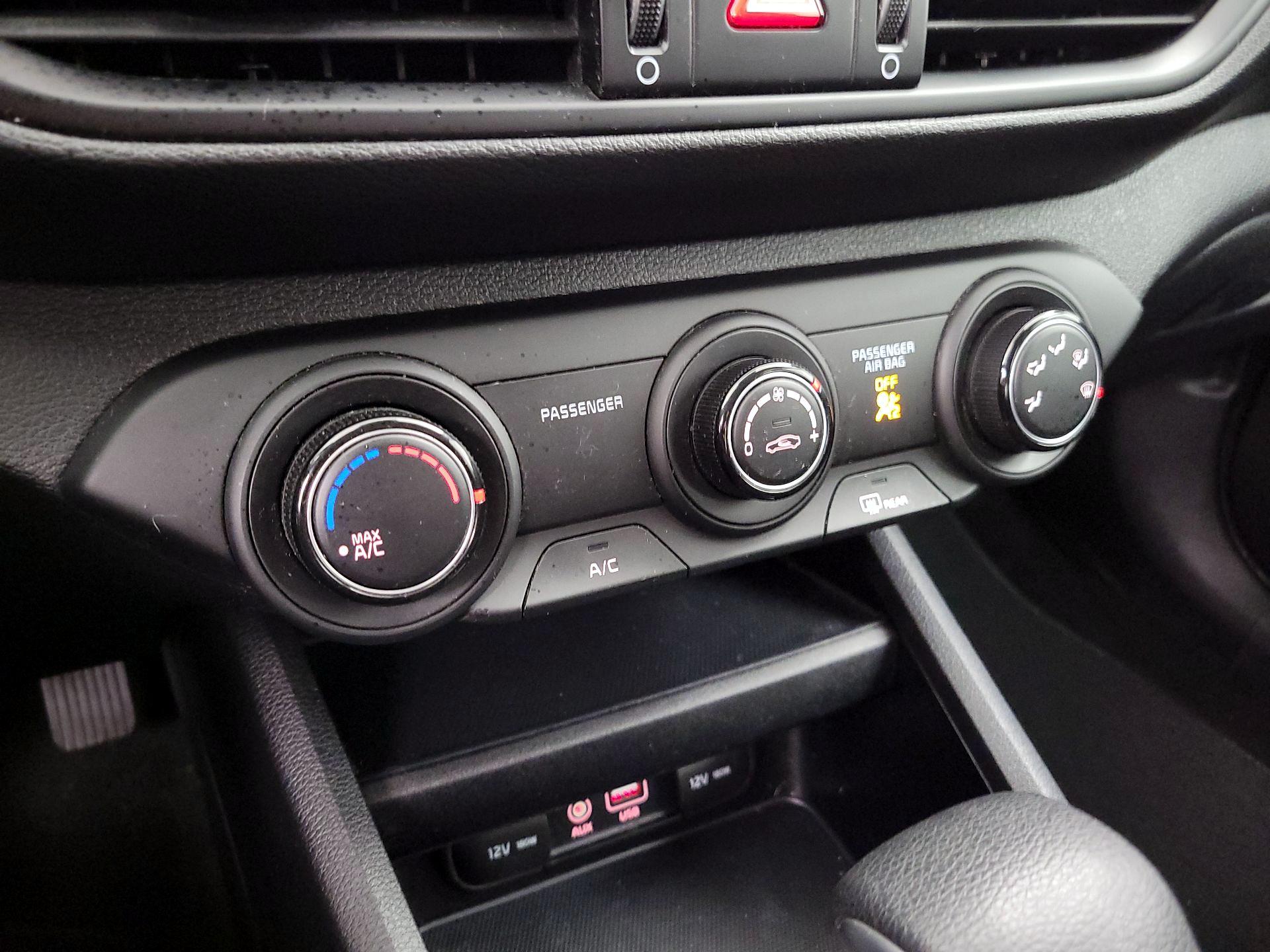 Thumbnail: 2021 Kia Forte - 16