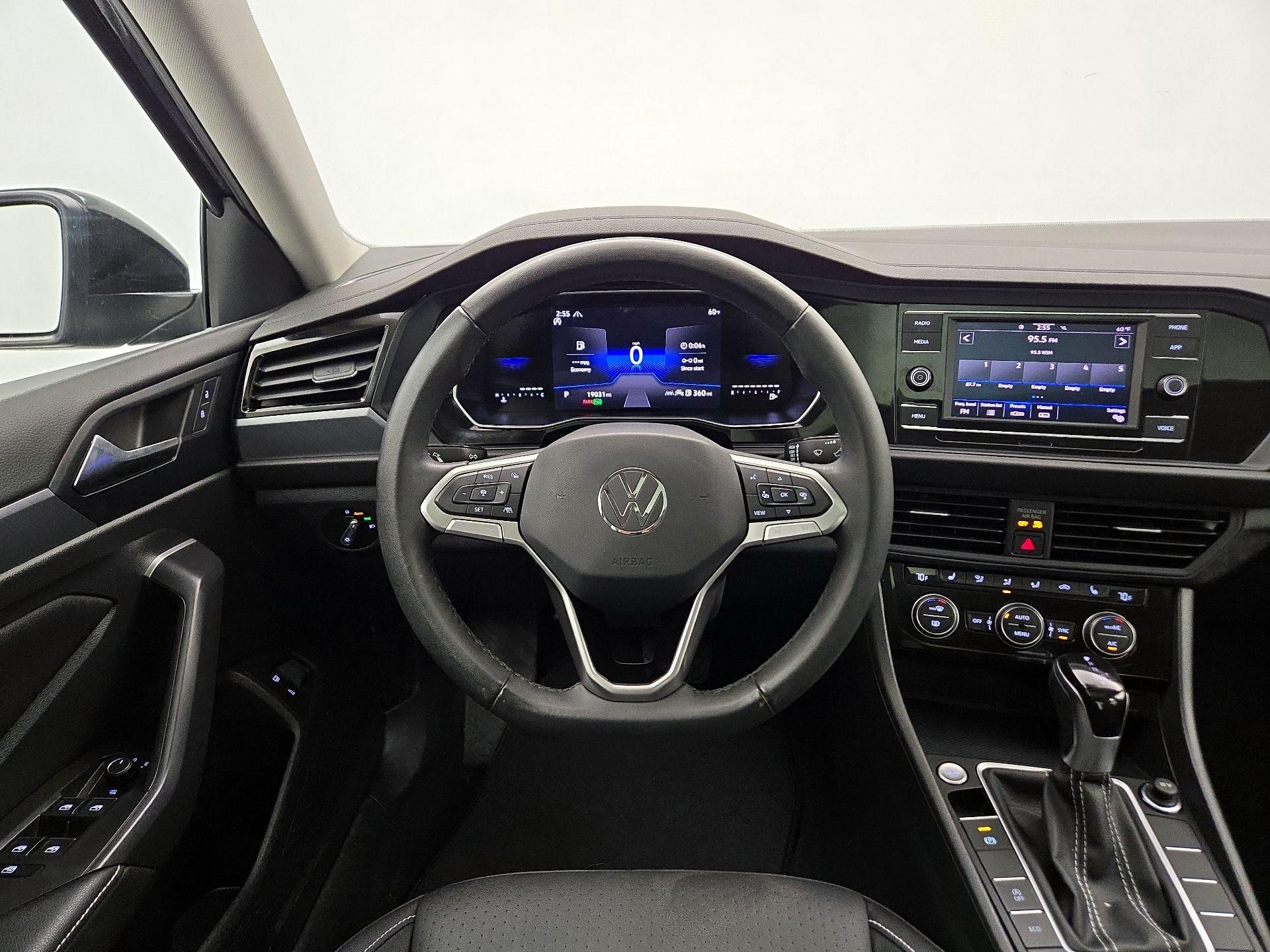 Thumbnail: 2024 Volkswagen Jetta - 10