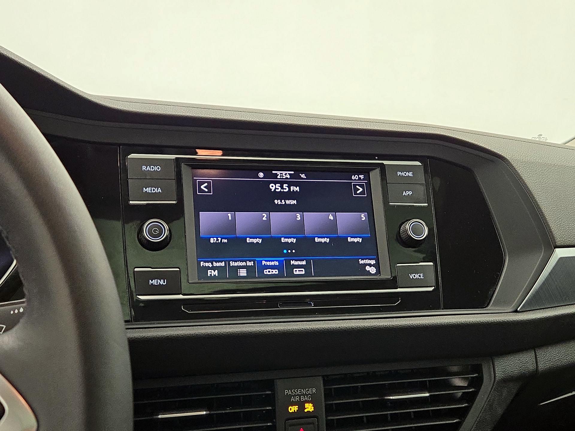 Thumbnail: 2024 Volkswagen Jetta - 15