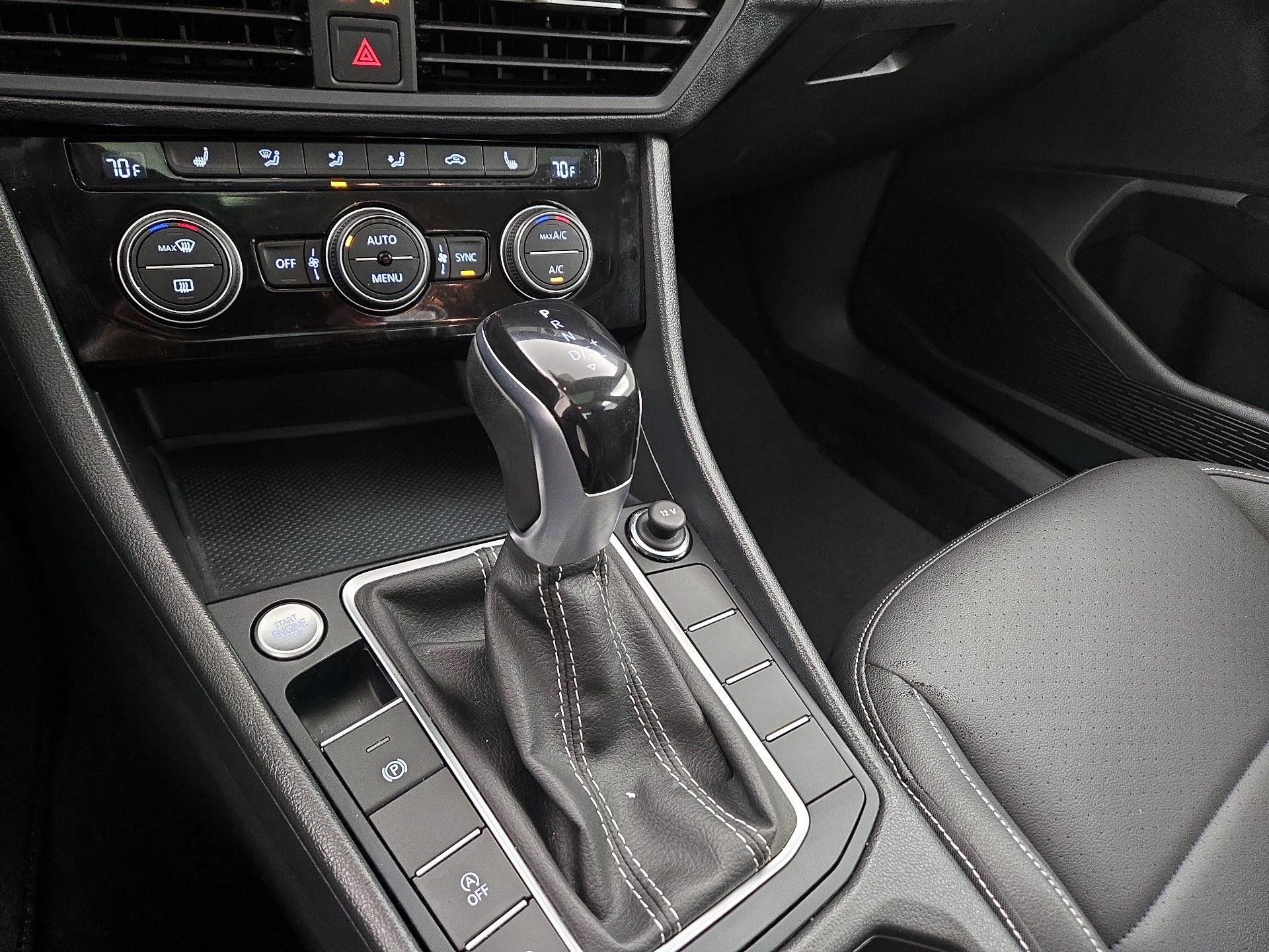 Thumbnail: 2024 Volkswagen Jetta - 17