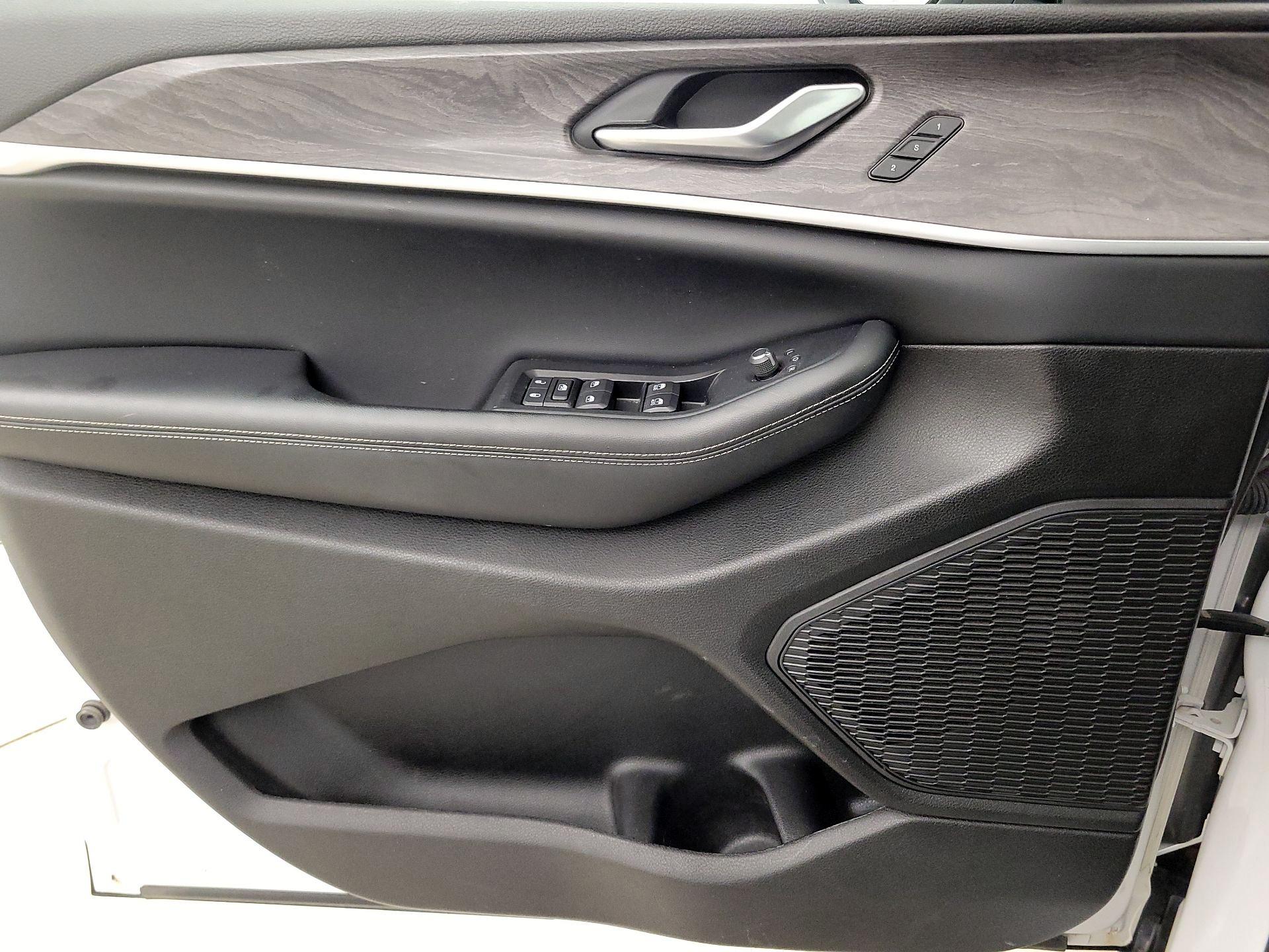 Thumbnail: 2023 Jeep Grand Cherokee - 12