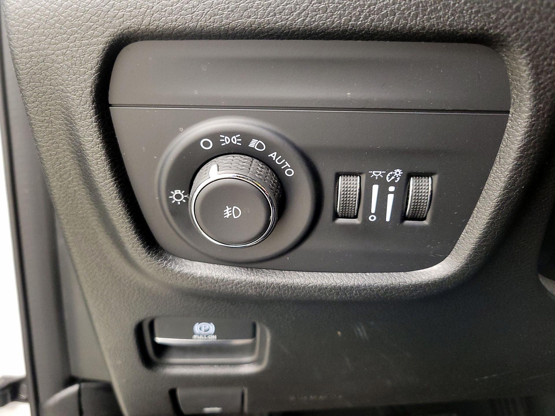 Thumbnail: 2023 Jeep Grand Cherokee - 13