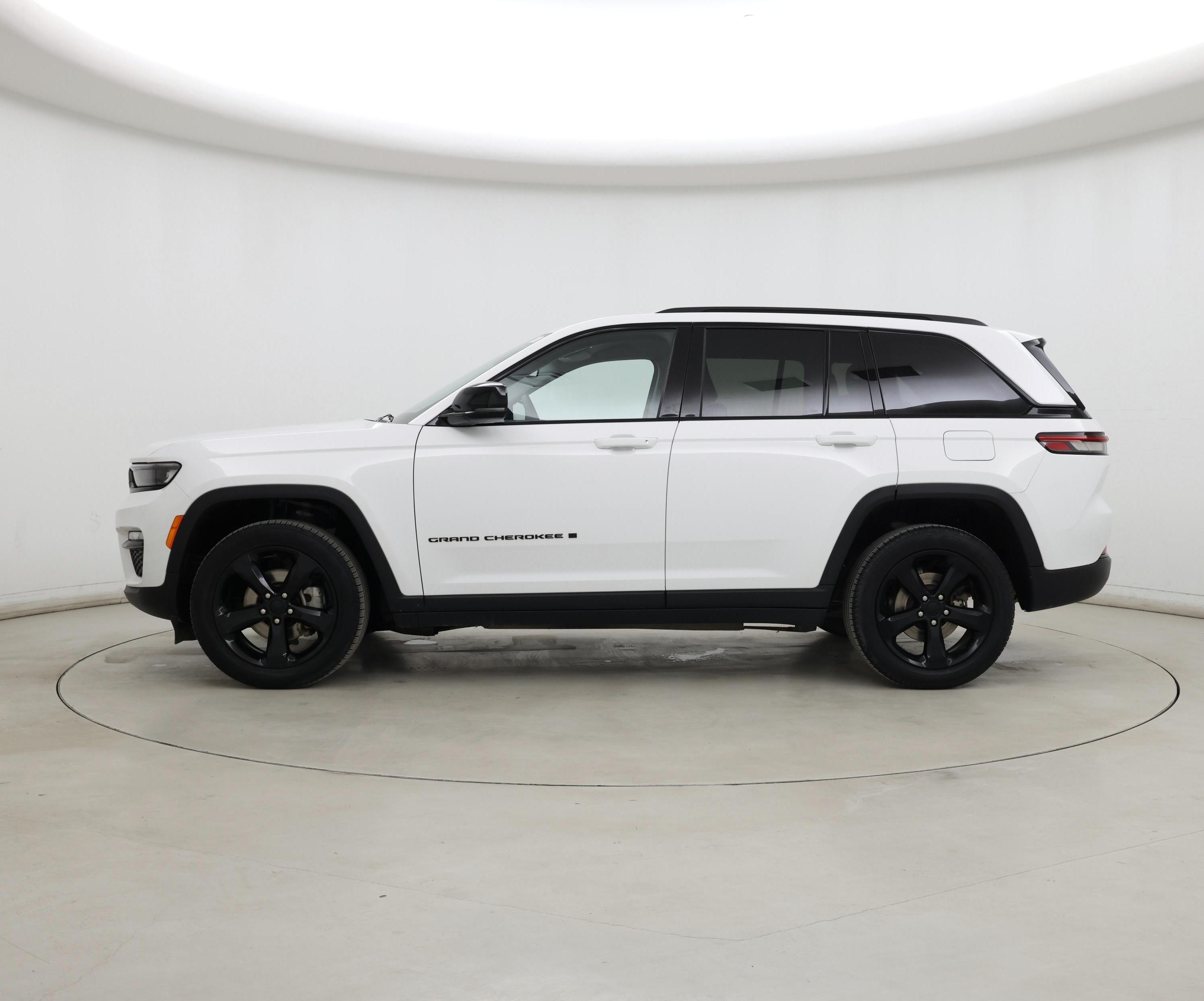 Thumbnail: 2023 Jeep Grand Cherokee - 3