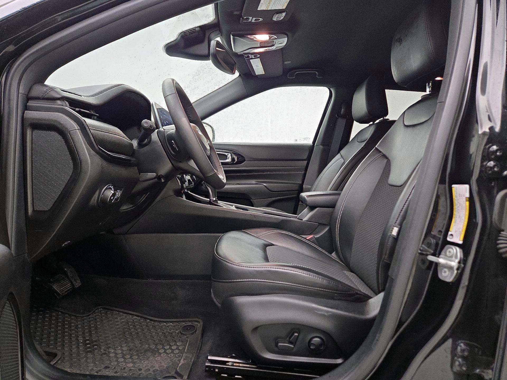 Thumbnail: 2023 Jeep Compass - 11