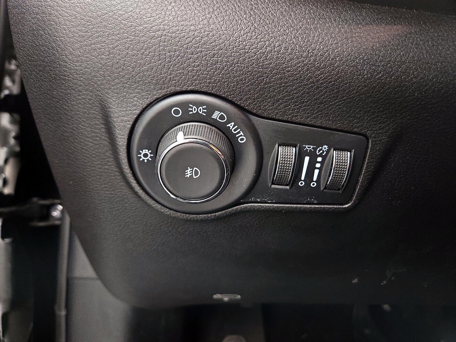 Thumbnail: 2023 Jeep Compass - 13