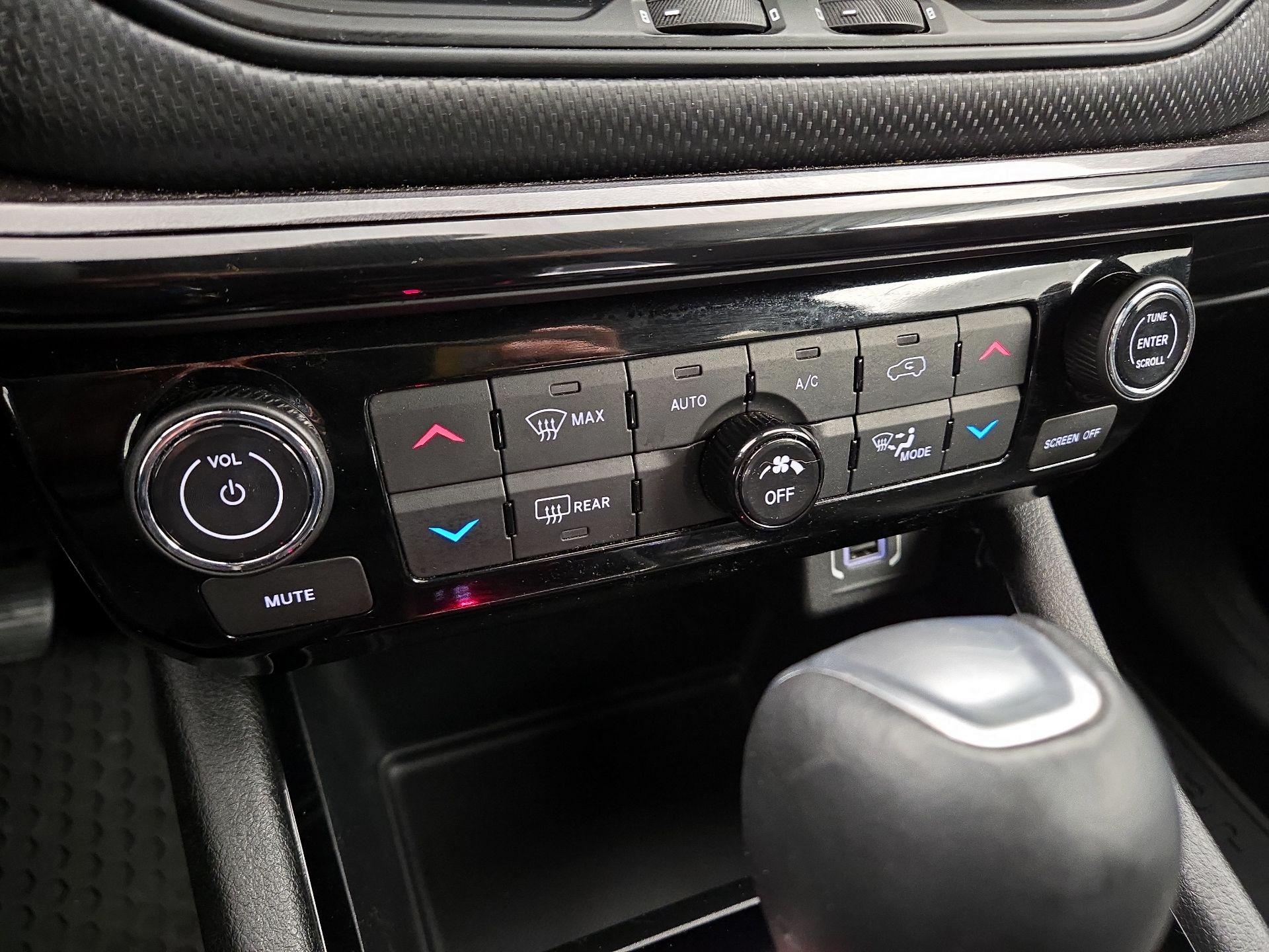 Thumbnail: 2023 Jeep Compass - 16