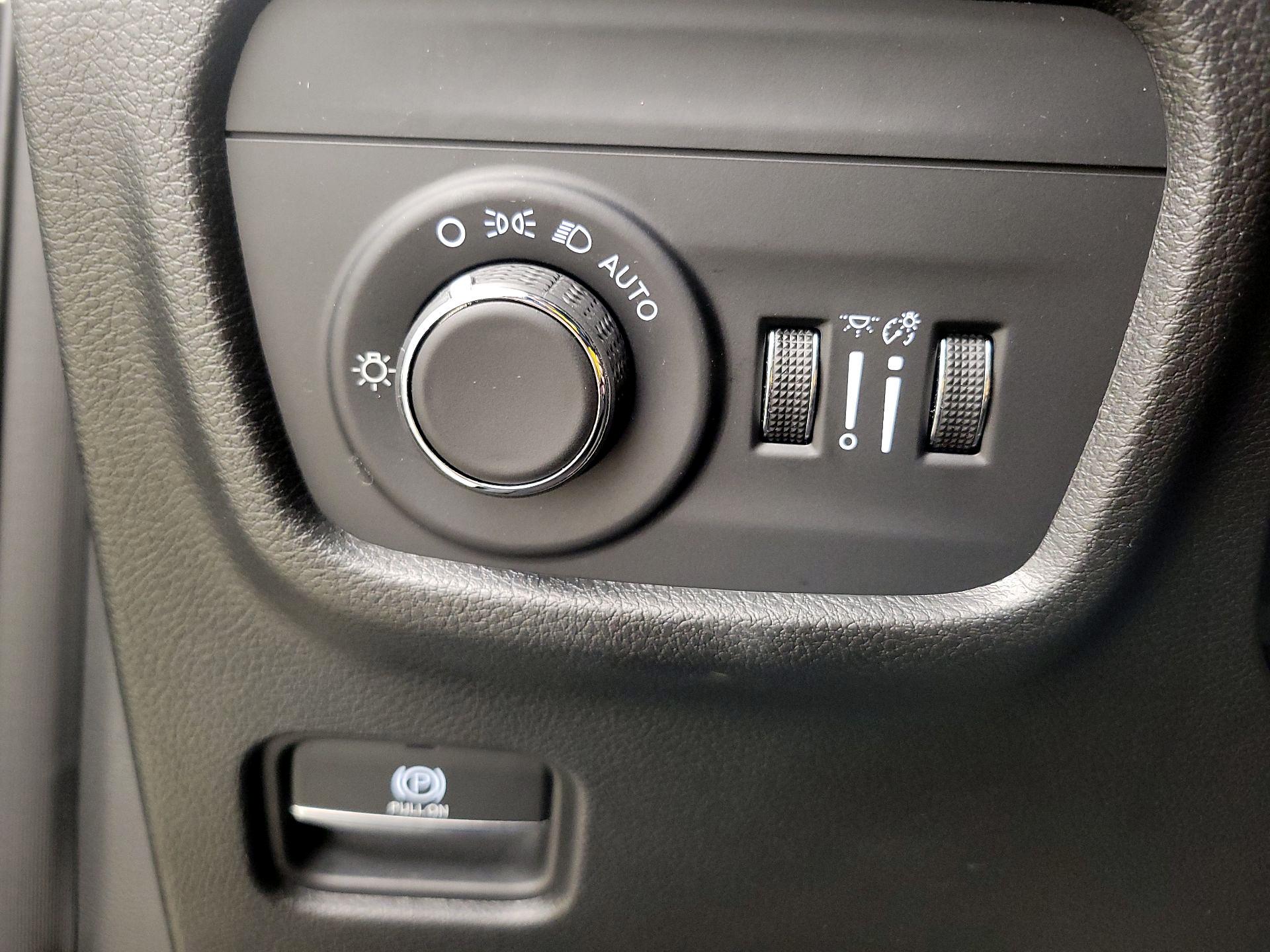 Thumbnail: 2022 Jeep Grand Cherokee - 13