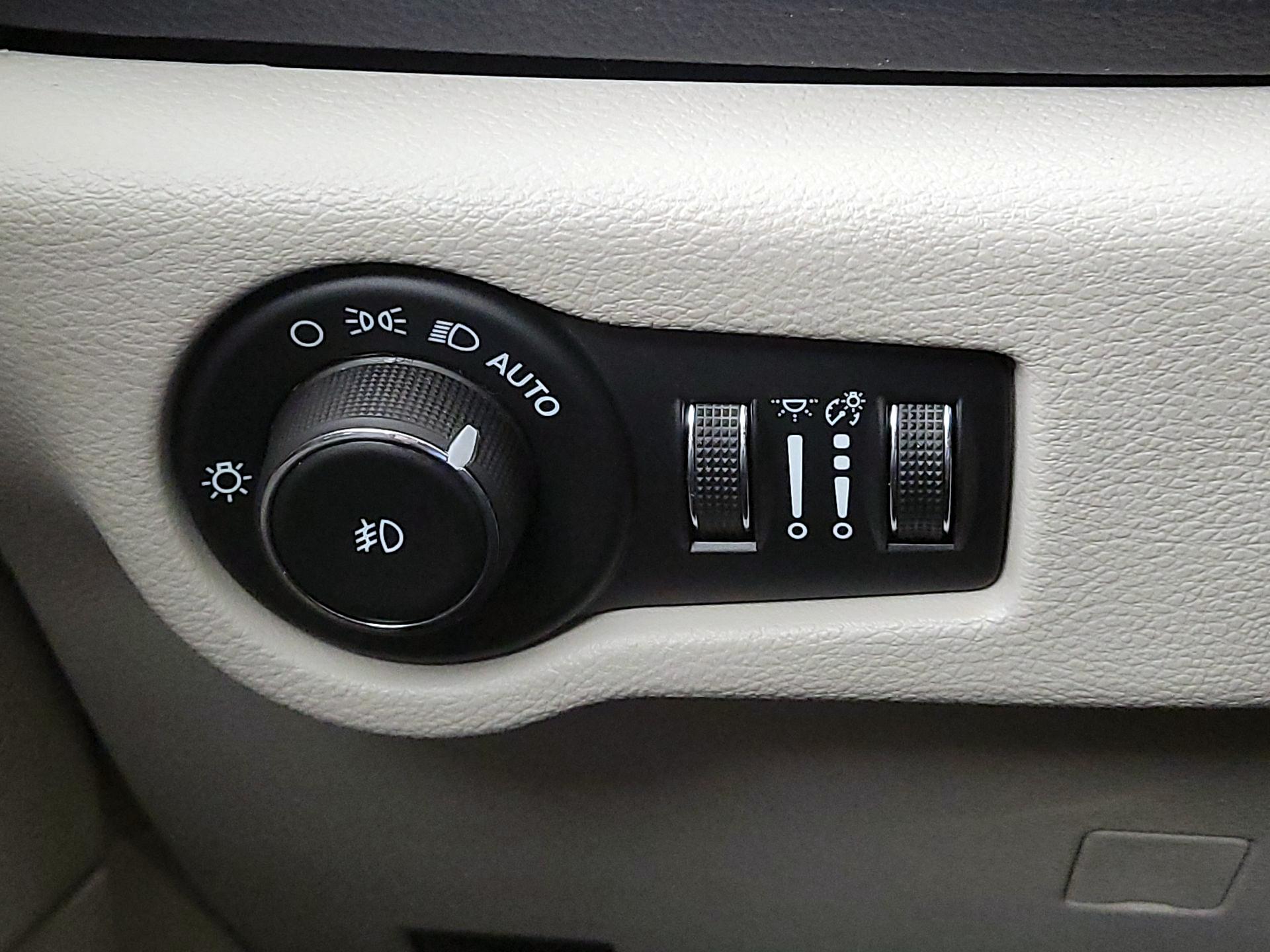 Thumbnail: 2024 Chrysler Pacifica - 13