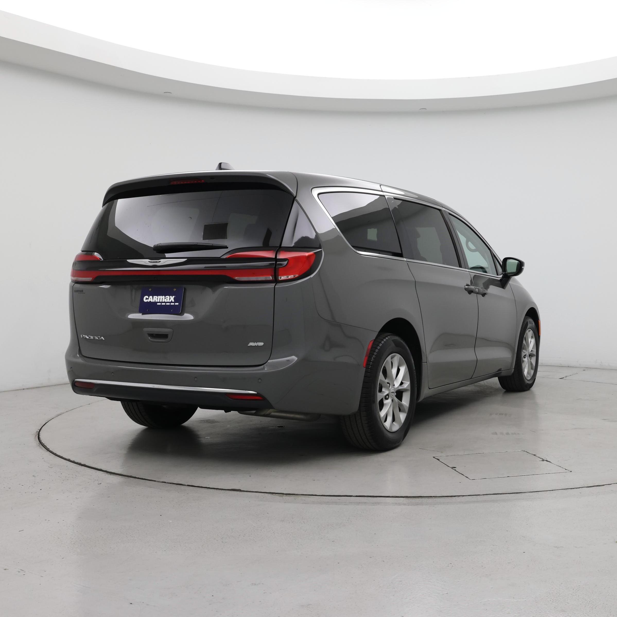 Thumbnail: 2024 Chrysler Pacifica - 8