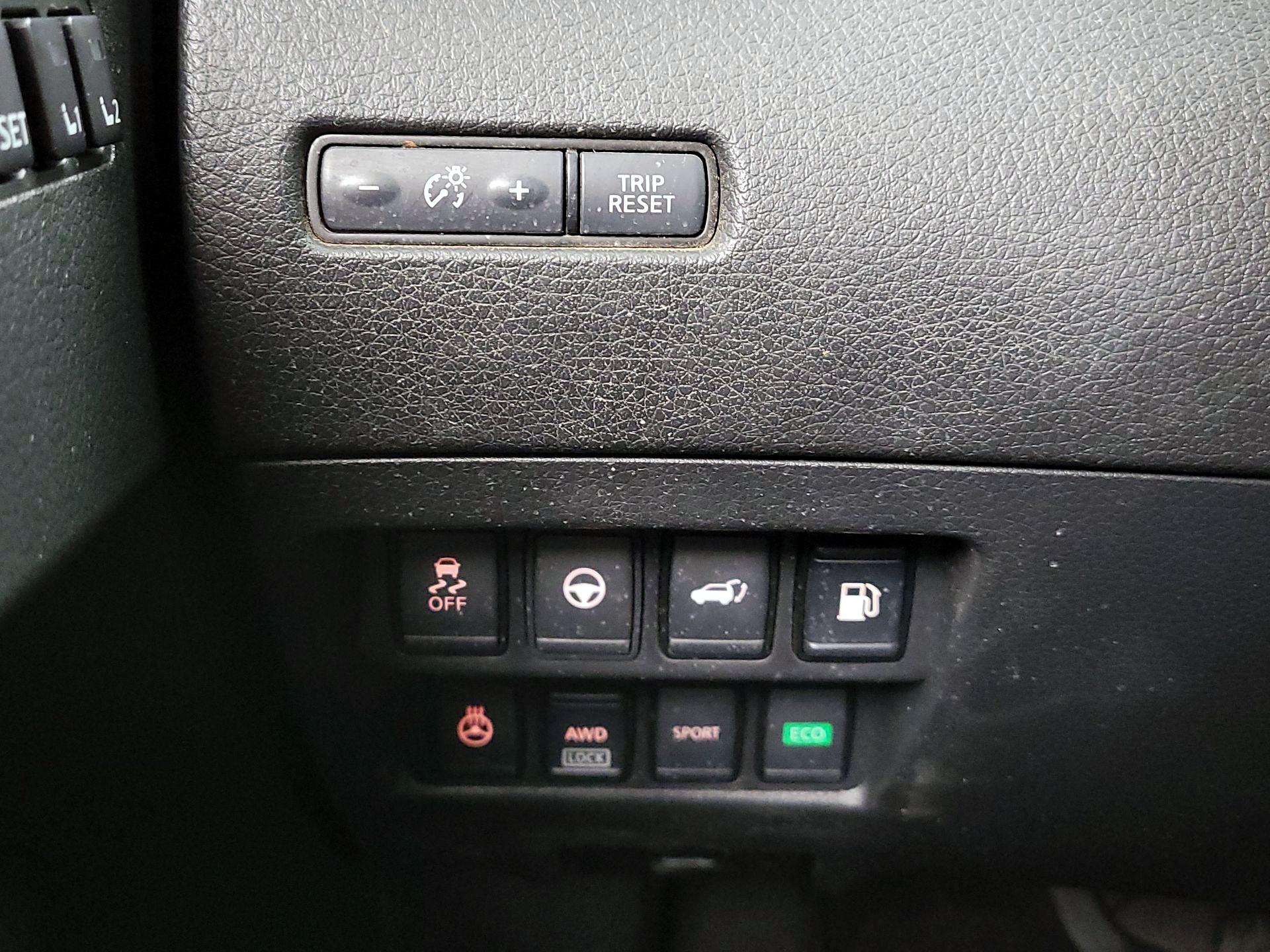 Thumbnail: 2020 Nissan Rogue - 13