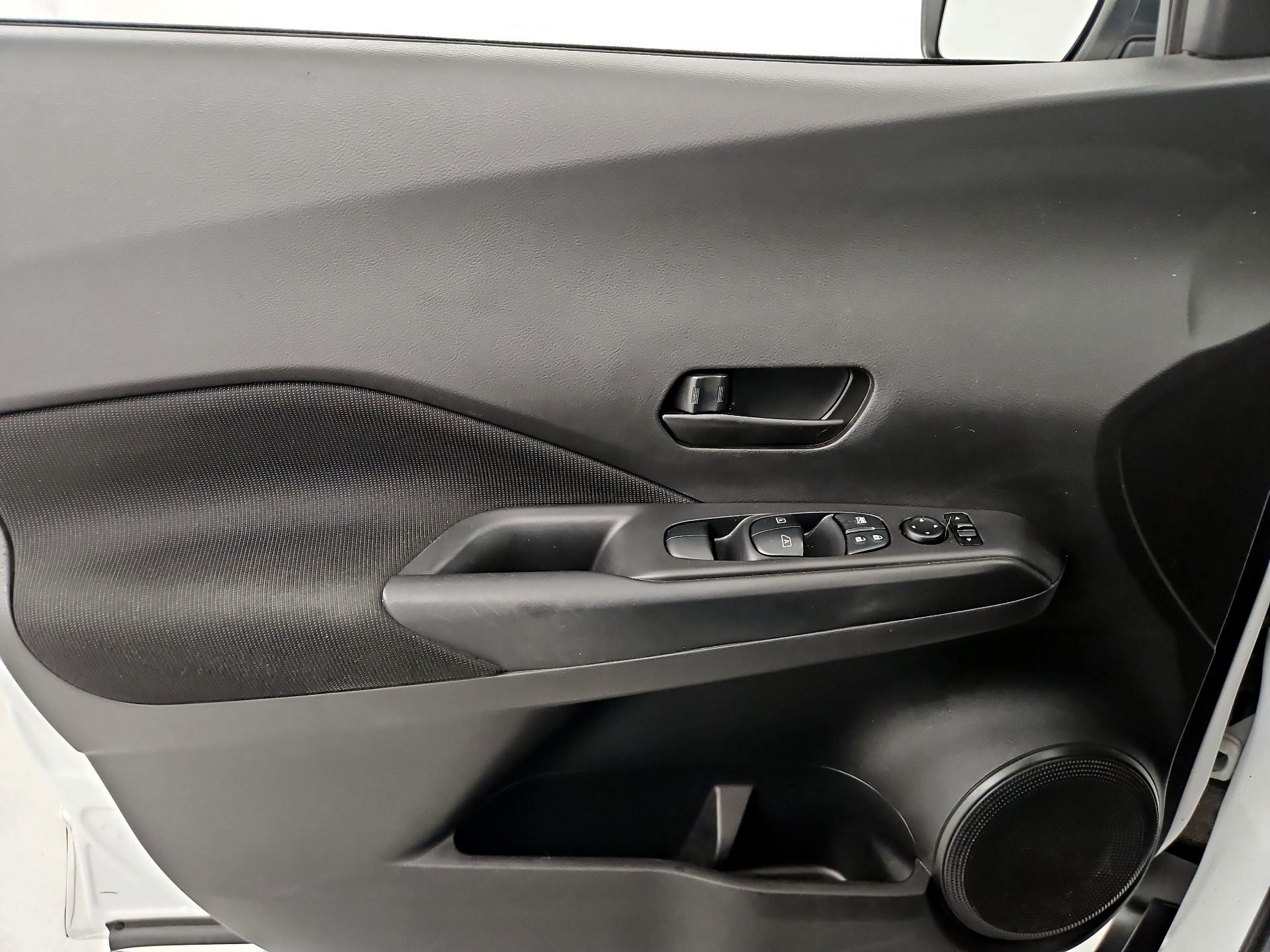 Thumbnail: 2023 Nissan Kicks - 12