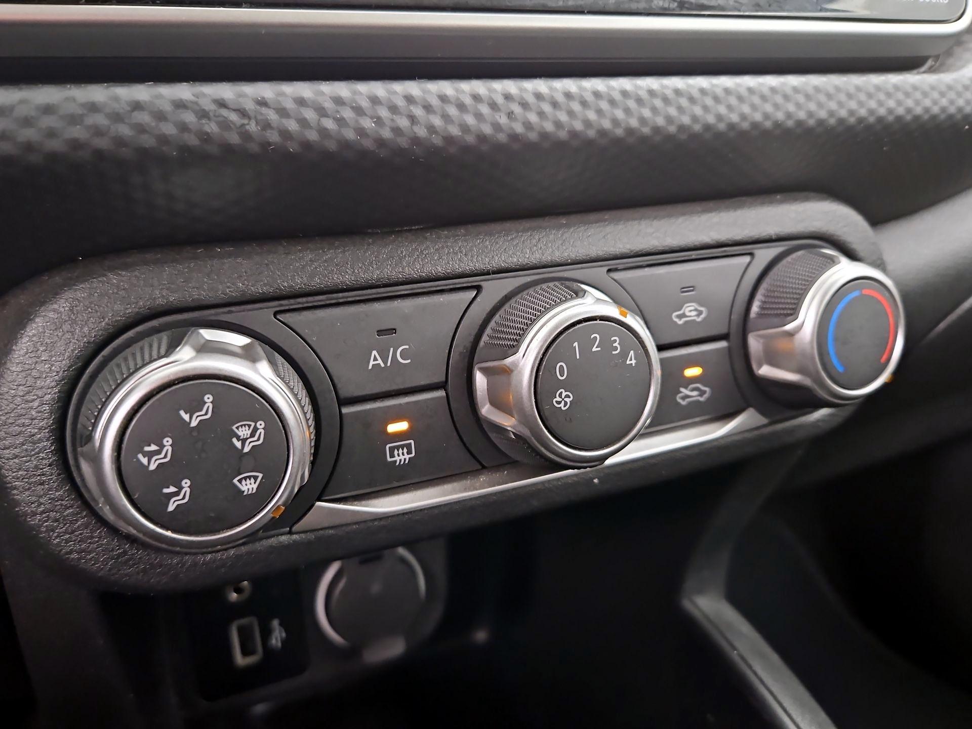 Thumbnail: 2023 Nissan Kicks - 16