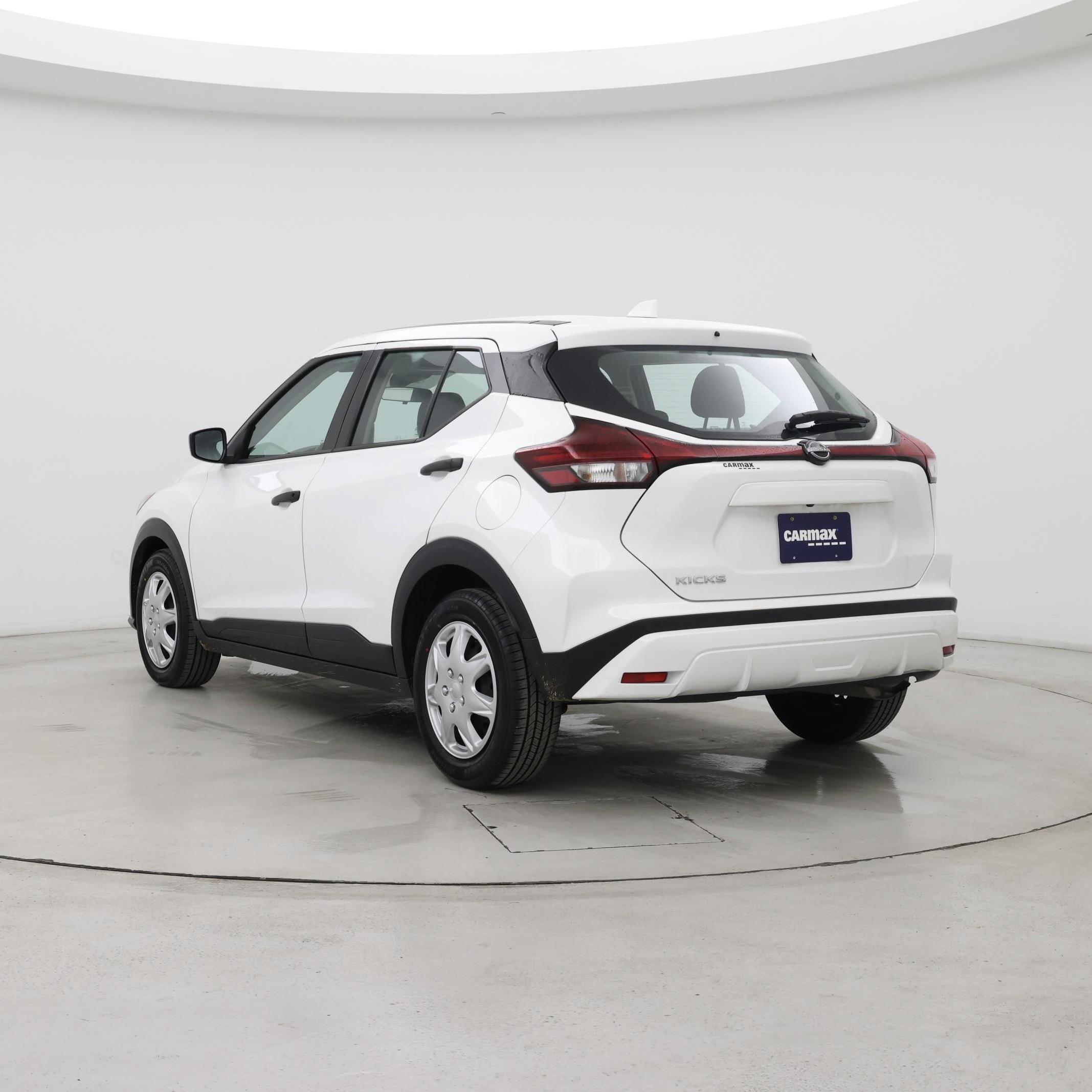 Thumbnail: 2023 Nissan Kicks - 2