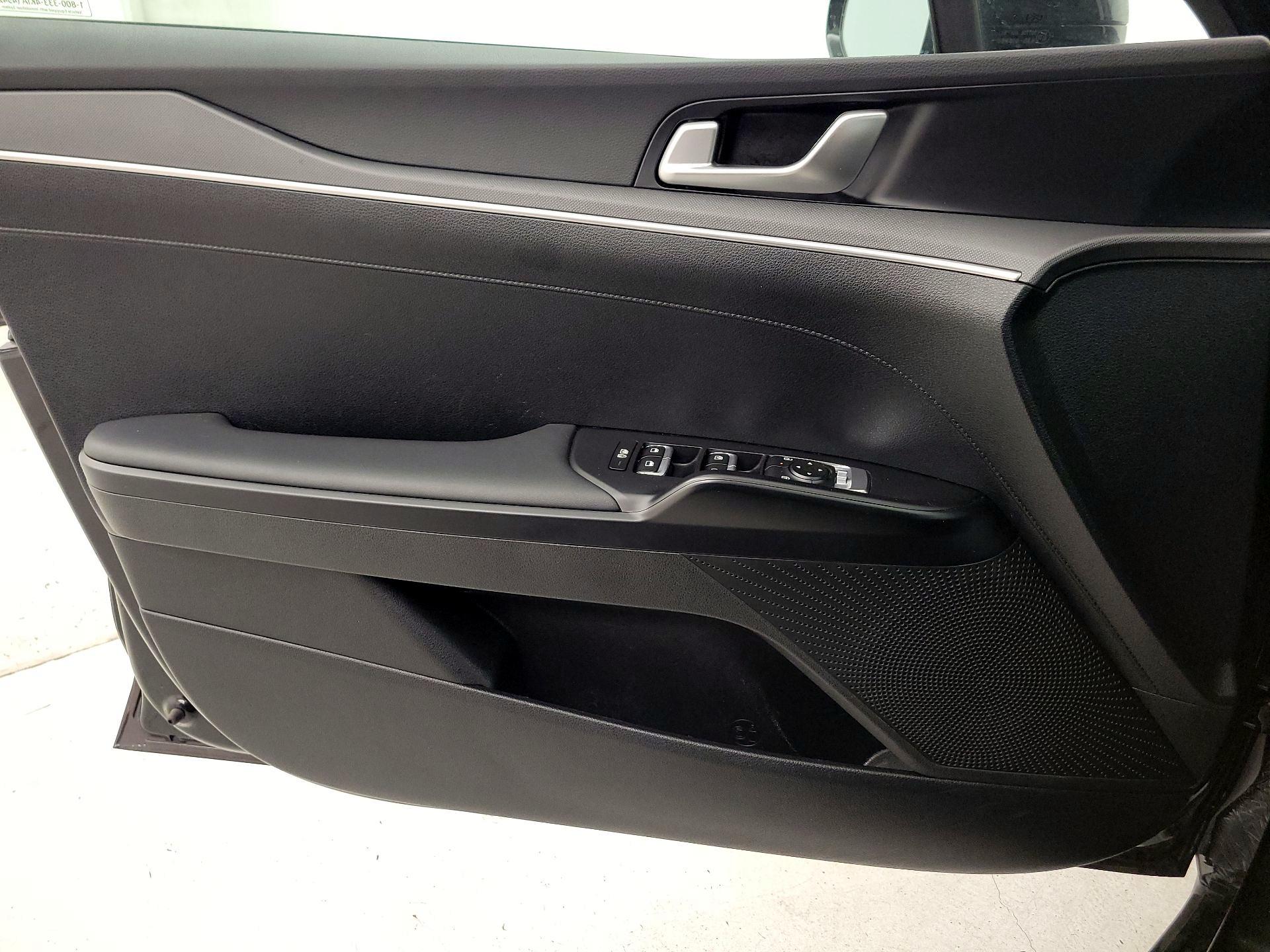 Thumbnail: 2025 Kia K5 - 12