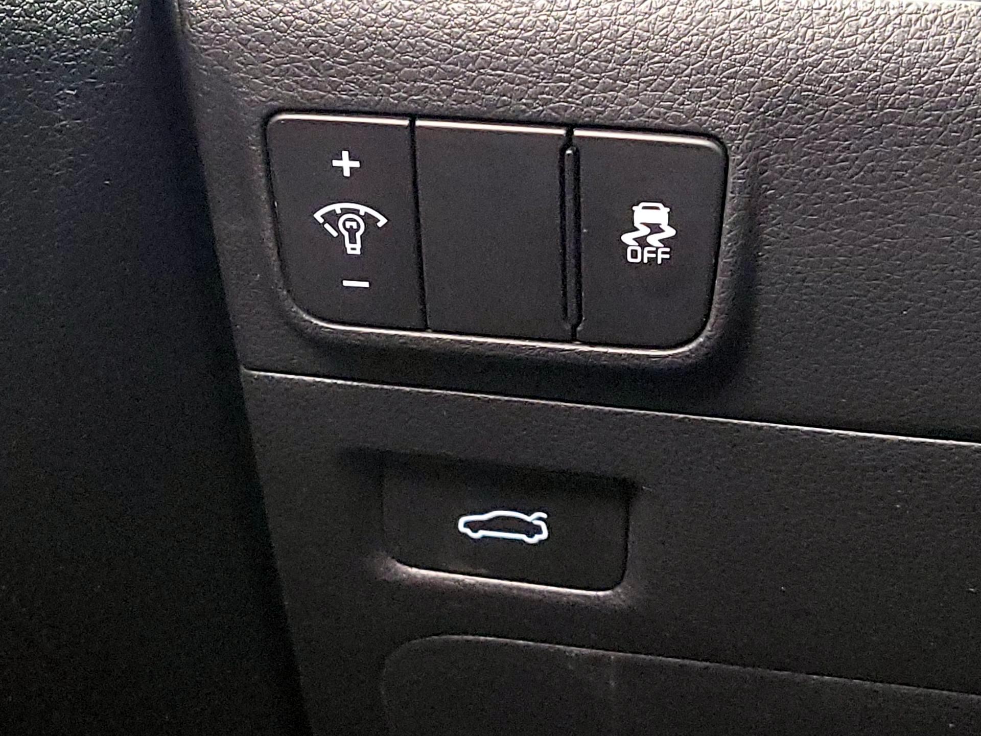 Thumbnail: 2025 Kia K5 - 13