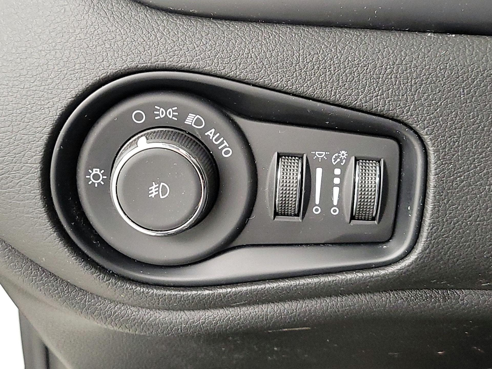 Thumbnail: 2023 Jeep Renegade - 13