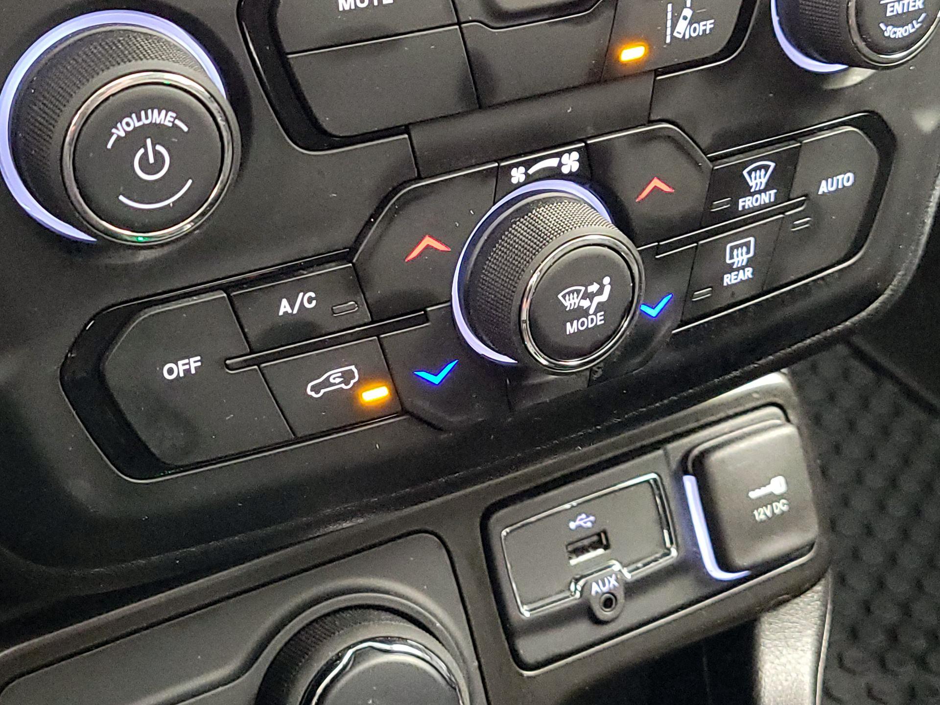 Thumbnail: 2023 Jeep Renegade - 17