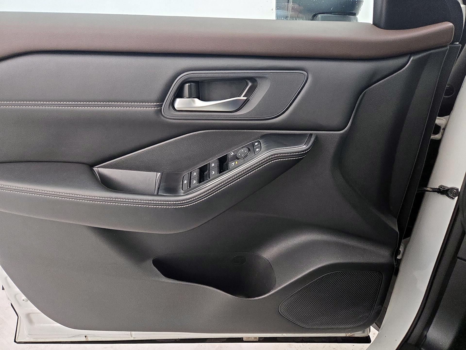 Thumbnail: 2023 Nissan Rogue - 12