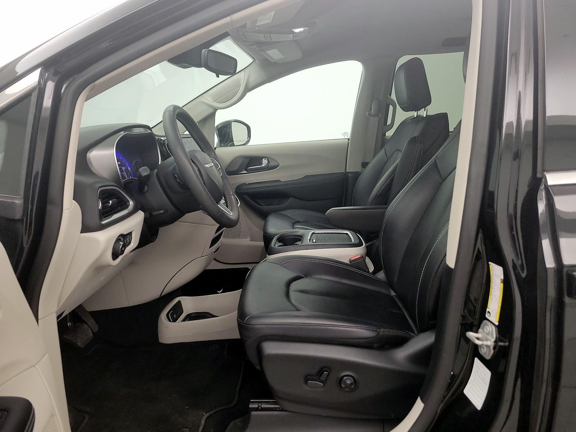 Thumbnail: 2024 Chrysler Pacifica - 11