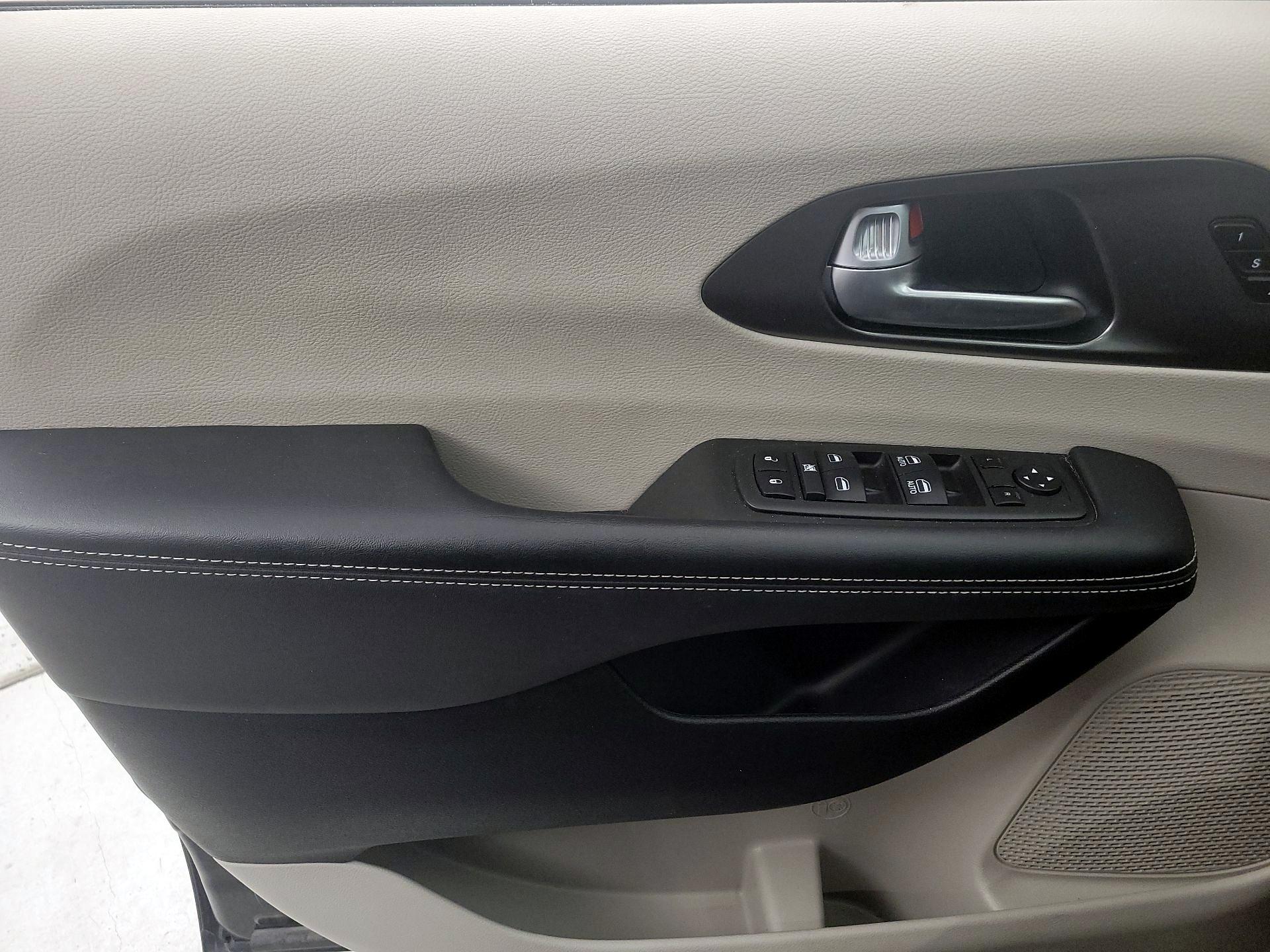 Thumbnail: 2024 Chrysler Pacifica - 12