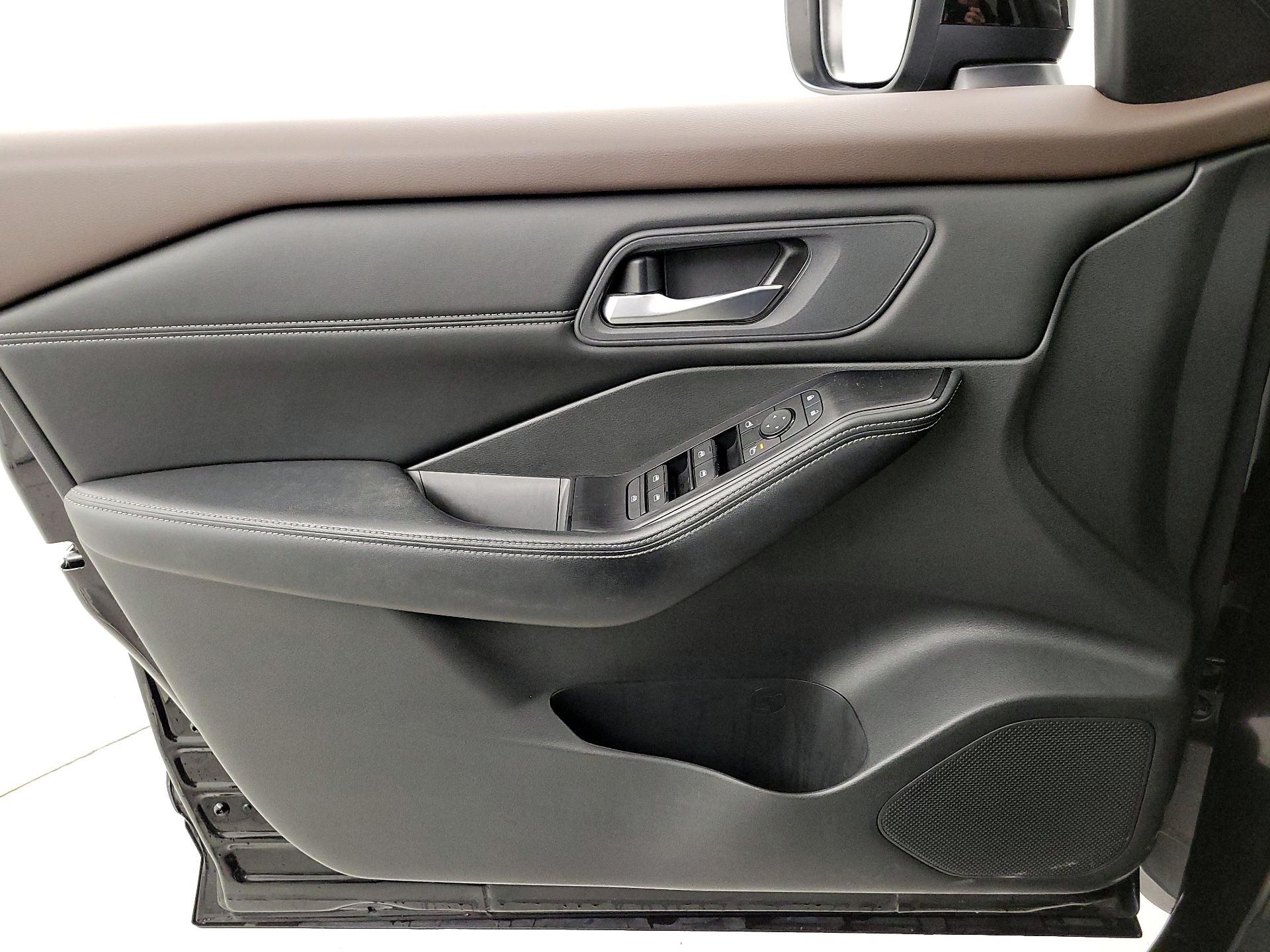 Thumbnail: 2023 Nissan Rogue - 12