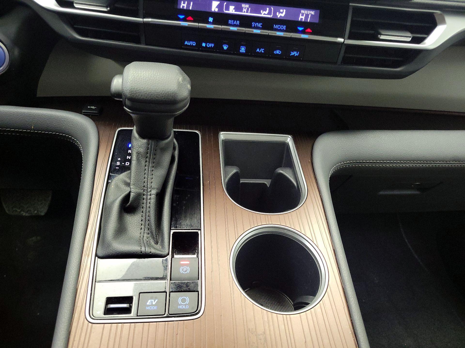 Thumbnail: 2024 Toyota Sienna - 17