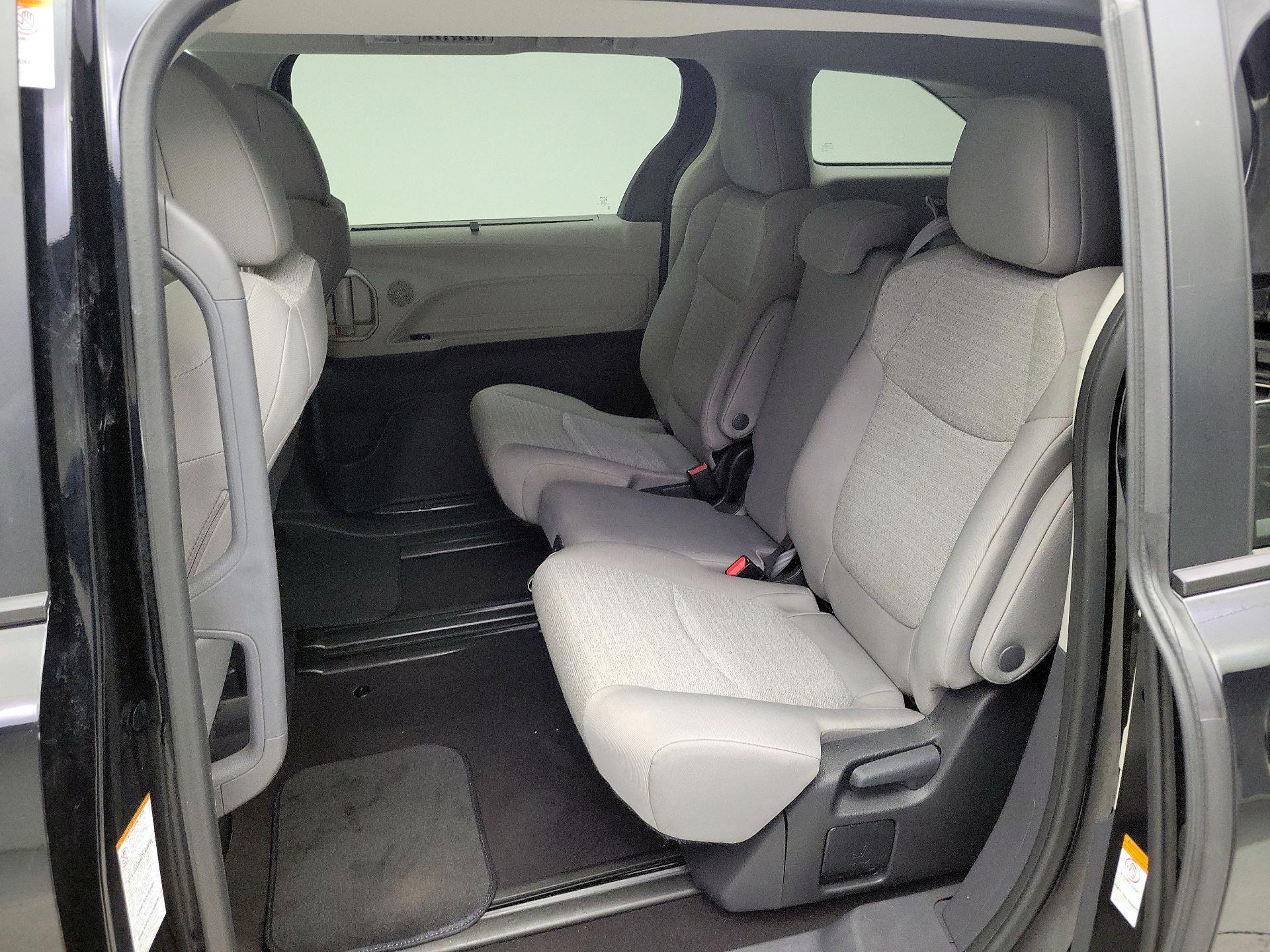 Thumbnail: 2024 Toyota Sienna - 19