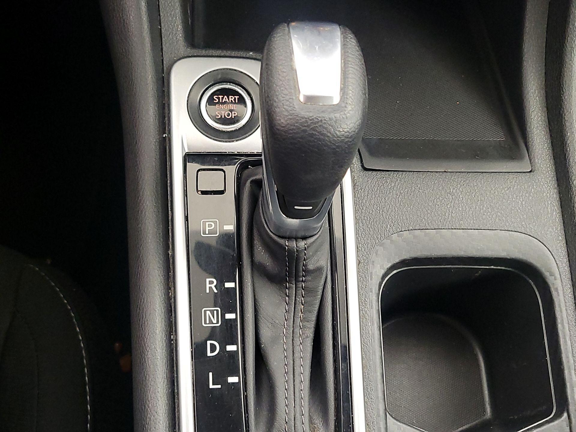 Thumbnail: 2023 Nissan Sentra - 17