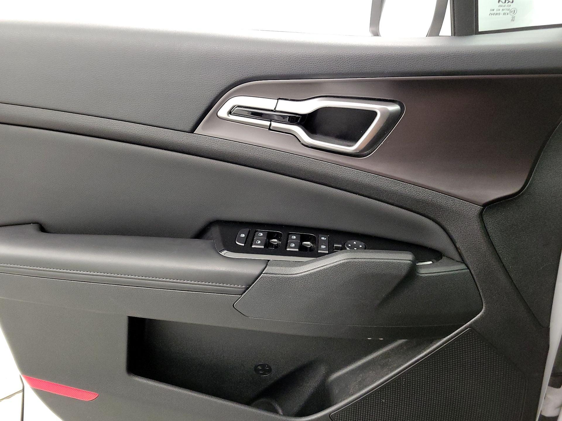 Thumbnail: 2023 Kia Sportage - 12