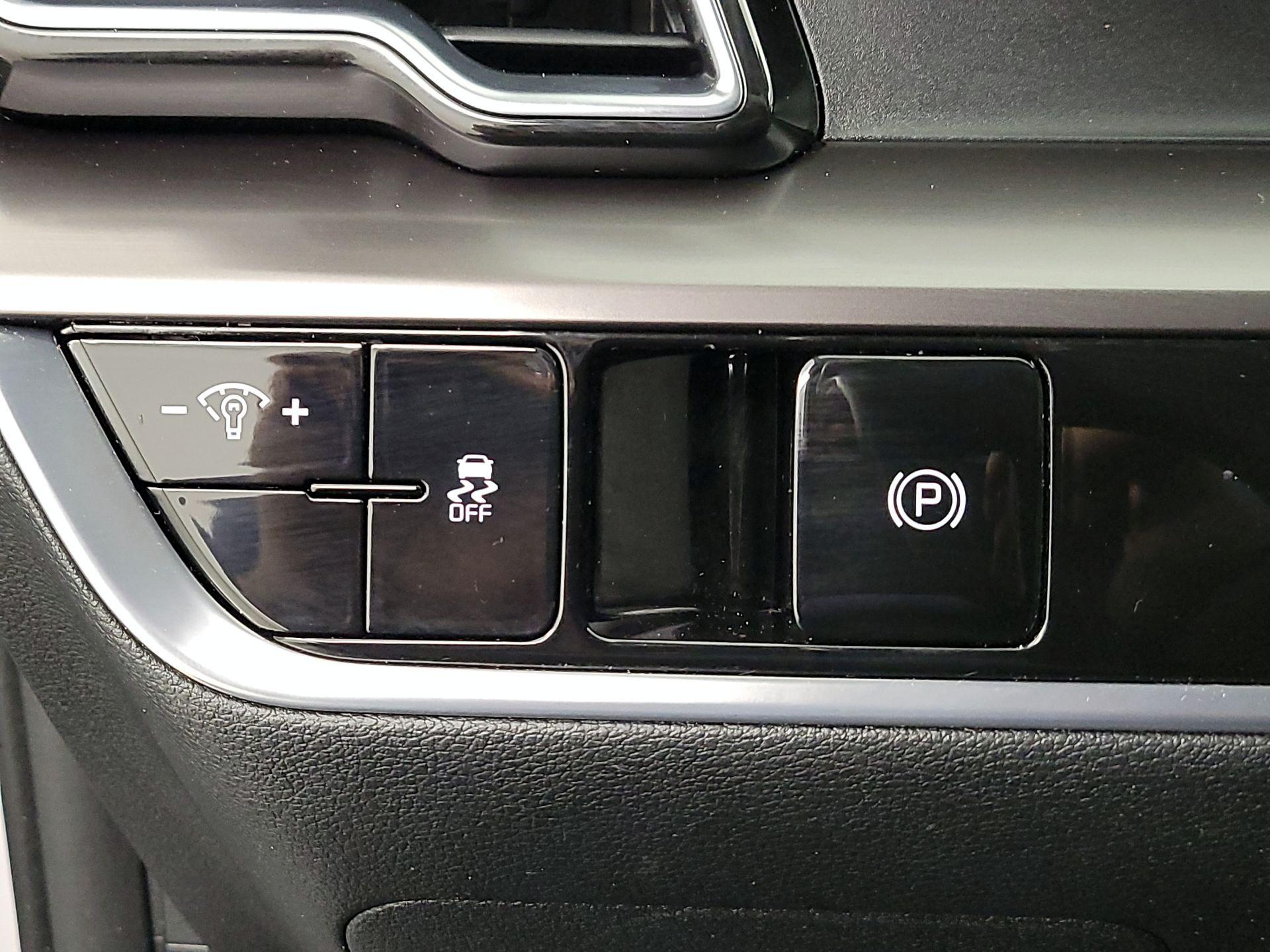 Thumbnail: 2023 Kia Sportage - 13