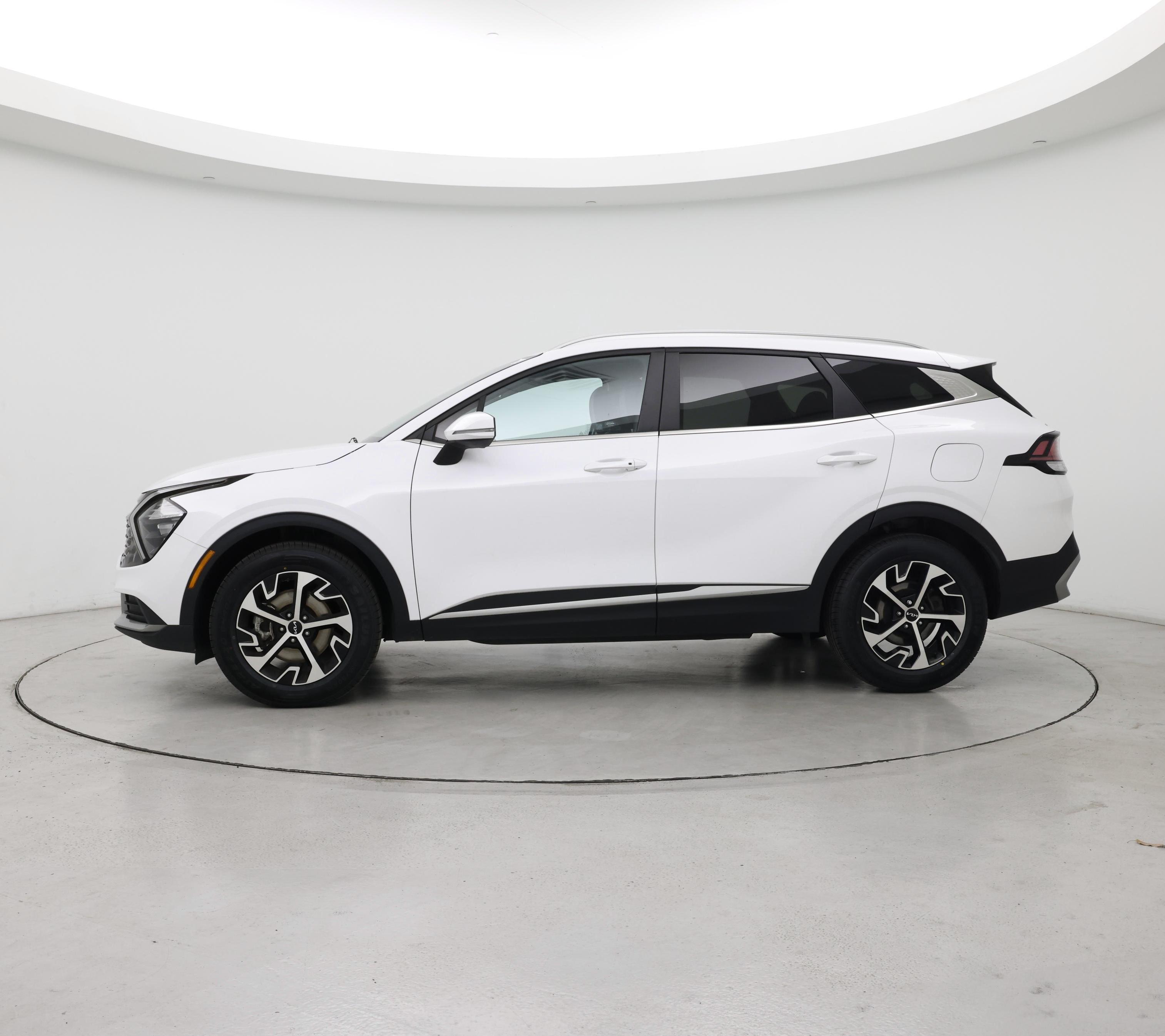 Thumbnail: 2023 Kia Sportage - 3